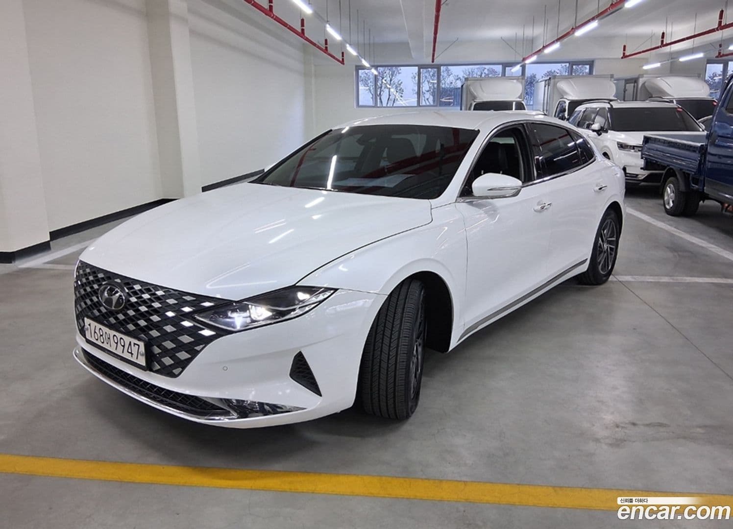 Main__Slider__Photo:Grandeur Hyundai 2021.6-0