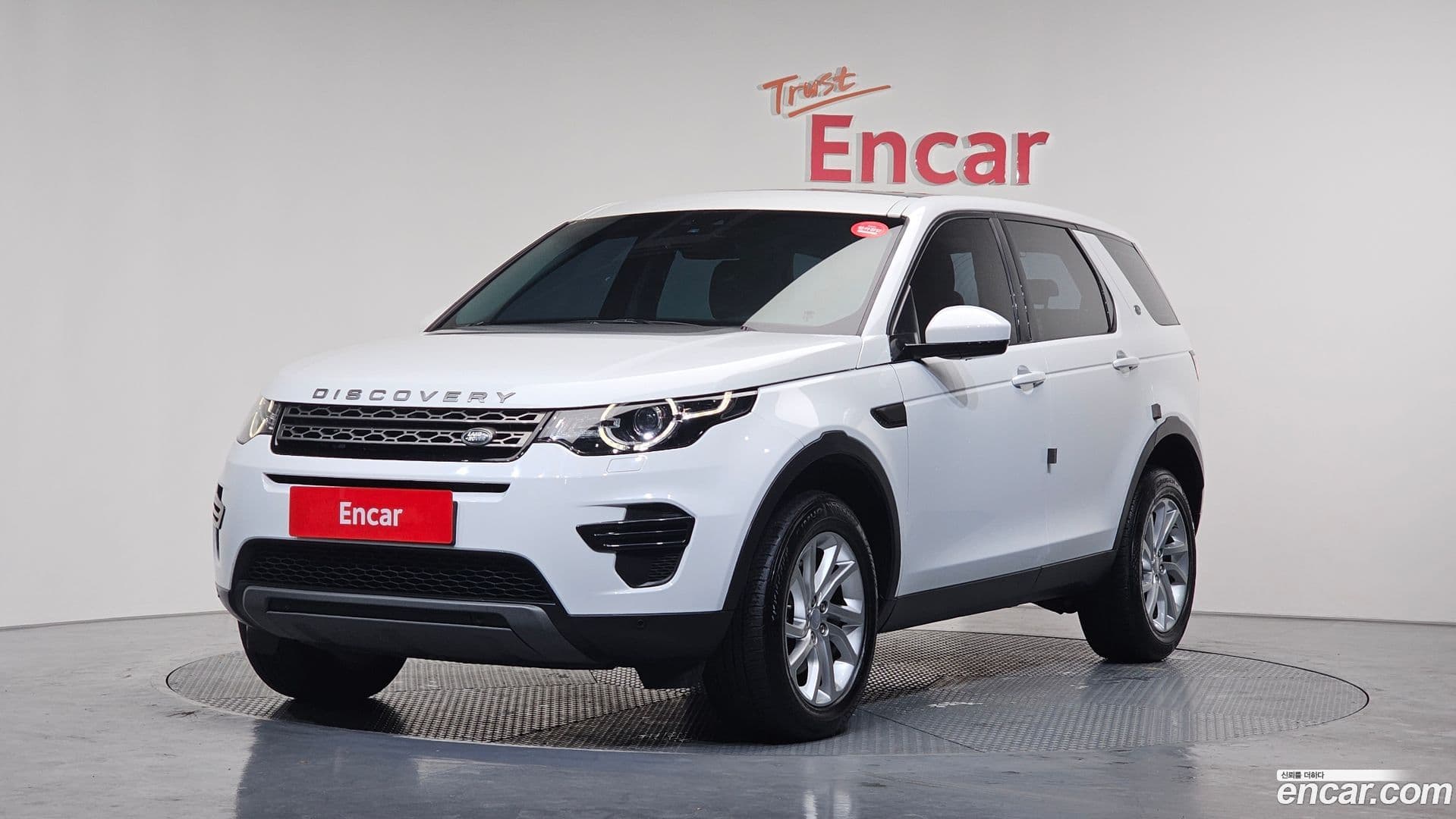 Main__Slider__Photo:Discovery Sport Land Rover 2018.0-0