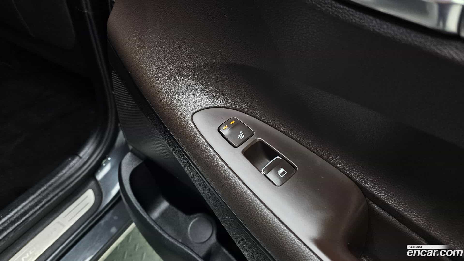Grandeur Hyundai 2017.4-OPTION-023