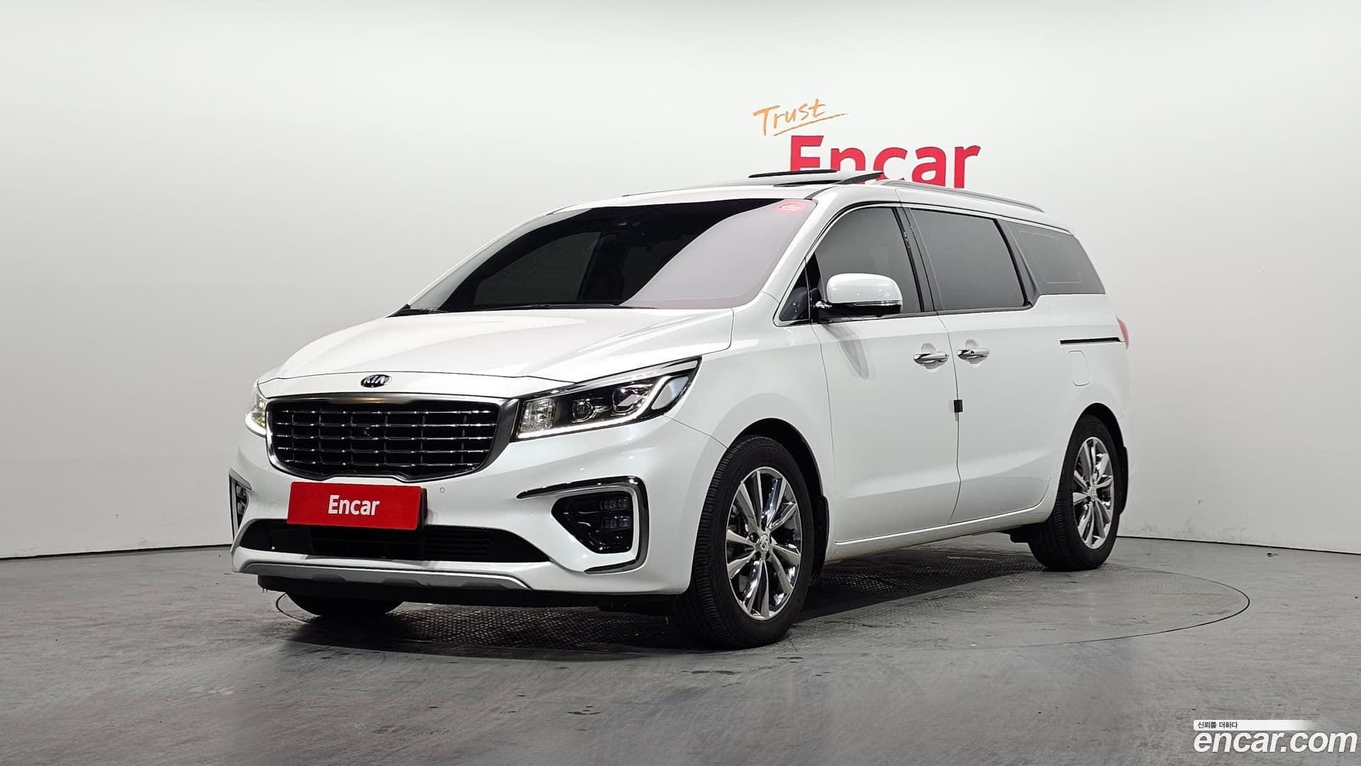 Main__Slider__Photo:Canival Kia 2019.3-0