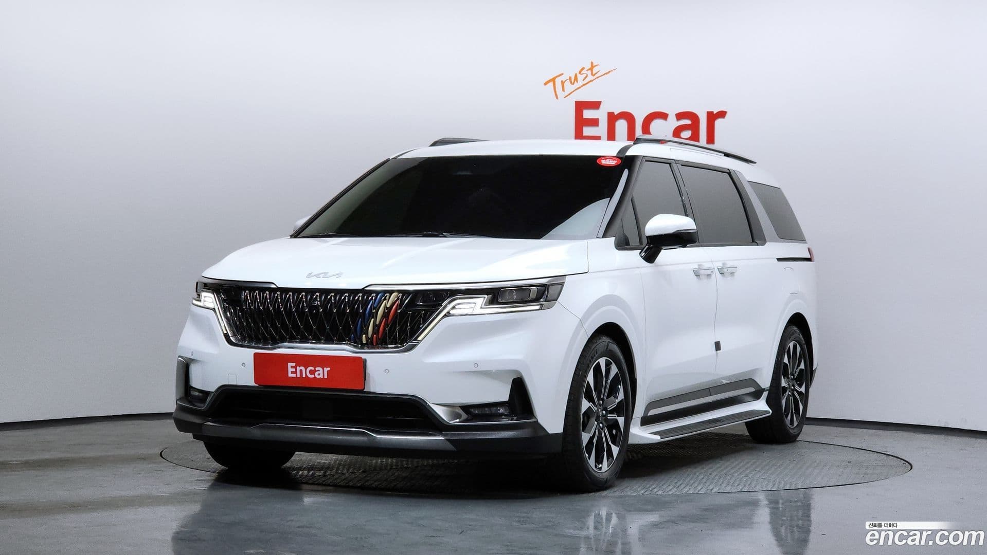 Main__Slider__Photo:Canival Kia 2022.6-0