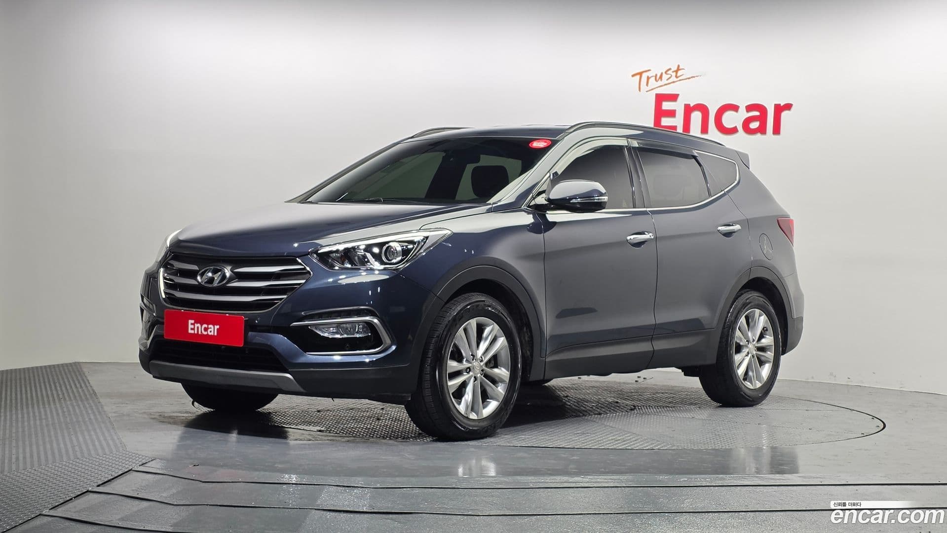 Main__Slider__Photo:Santafe Hyundai 2017.2-0