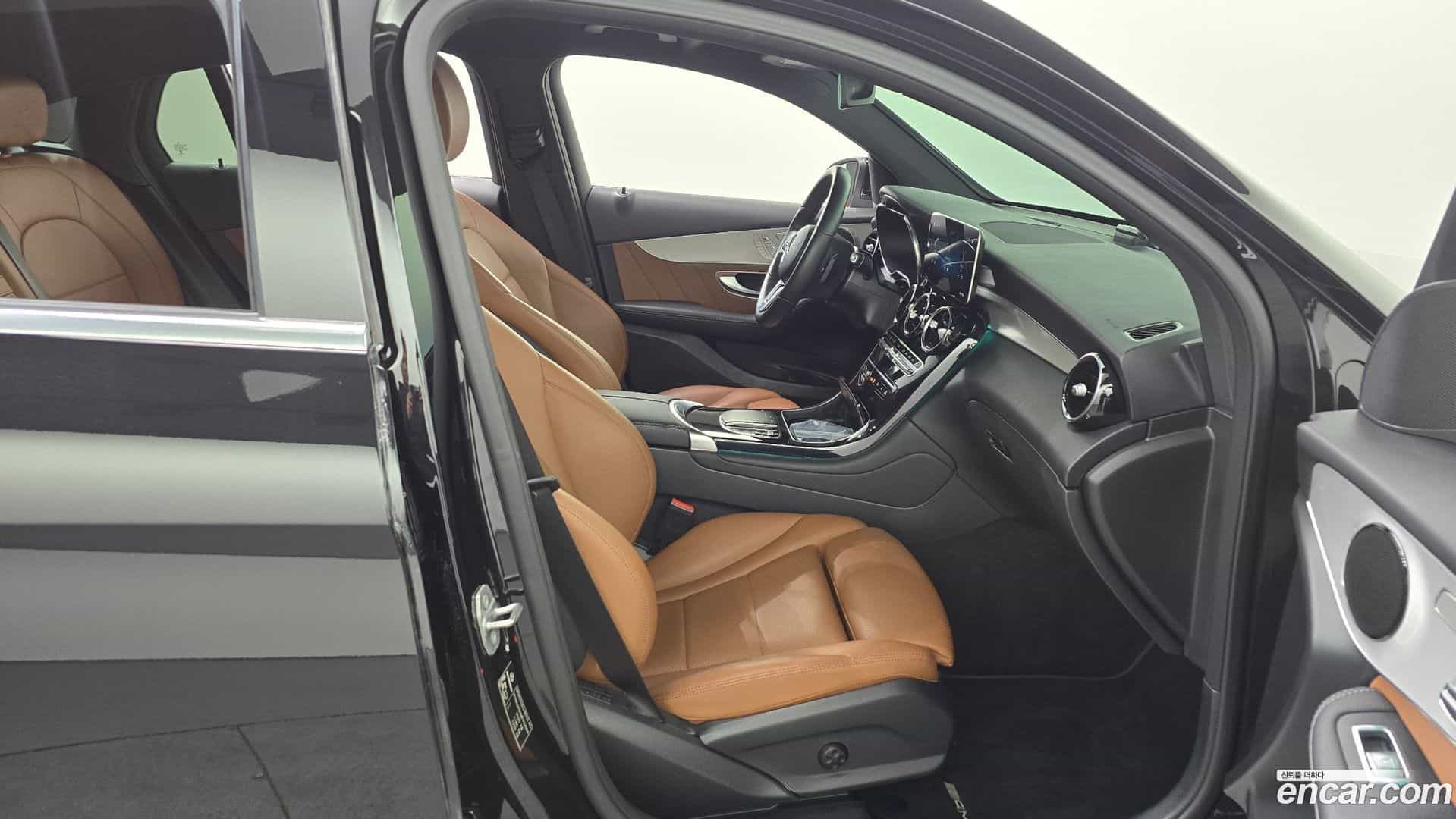 GLC-Class Mercedes-Benz 2021.2-OPTION-015