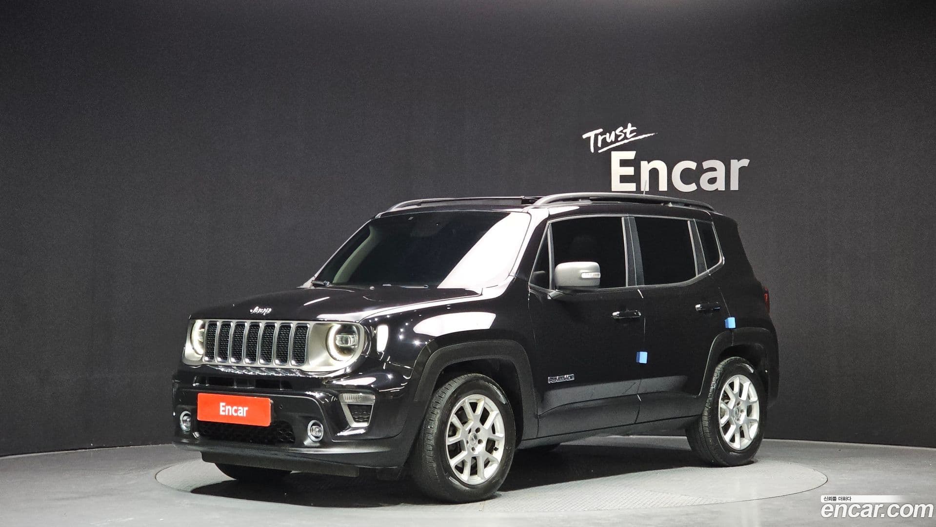 Main__Slider__Photo:Renegade Jeep 2020.9-0
