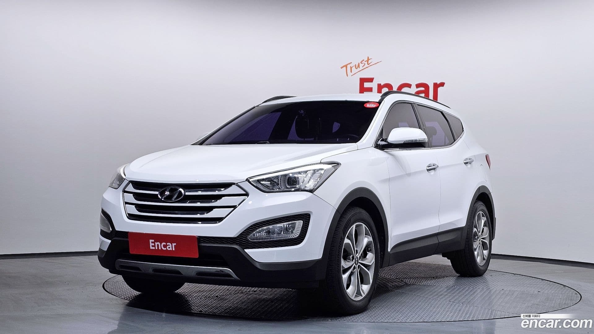 Main__Slider__Photo:Santafe Hyundai 2015.0-0