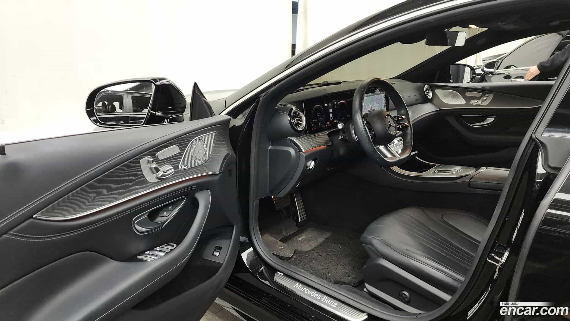 CLS-Class Mercedes-Benz 2023.1-INNER-010
