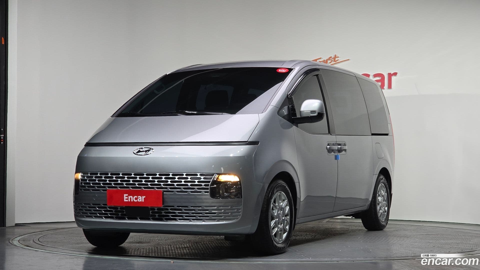 Main__Slider__Photo:Staria Hyundai 2023.6-0