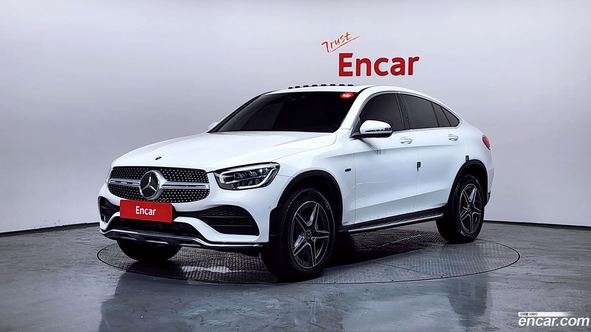 Main__Slider__Photo:GLC-Class Mercedes-Benz 2021.2-0