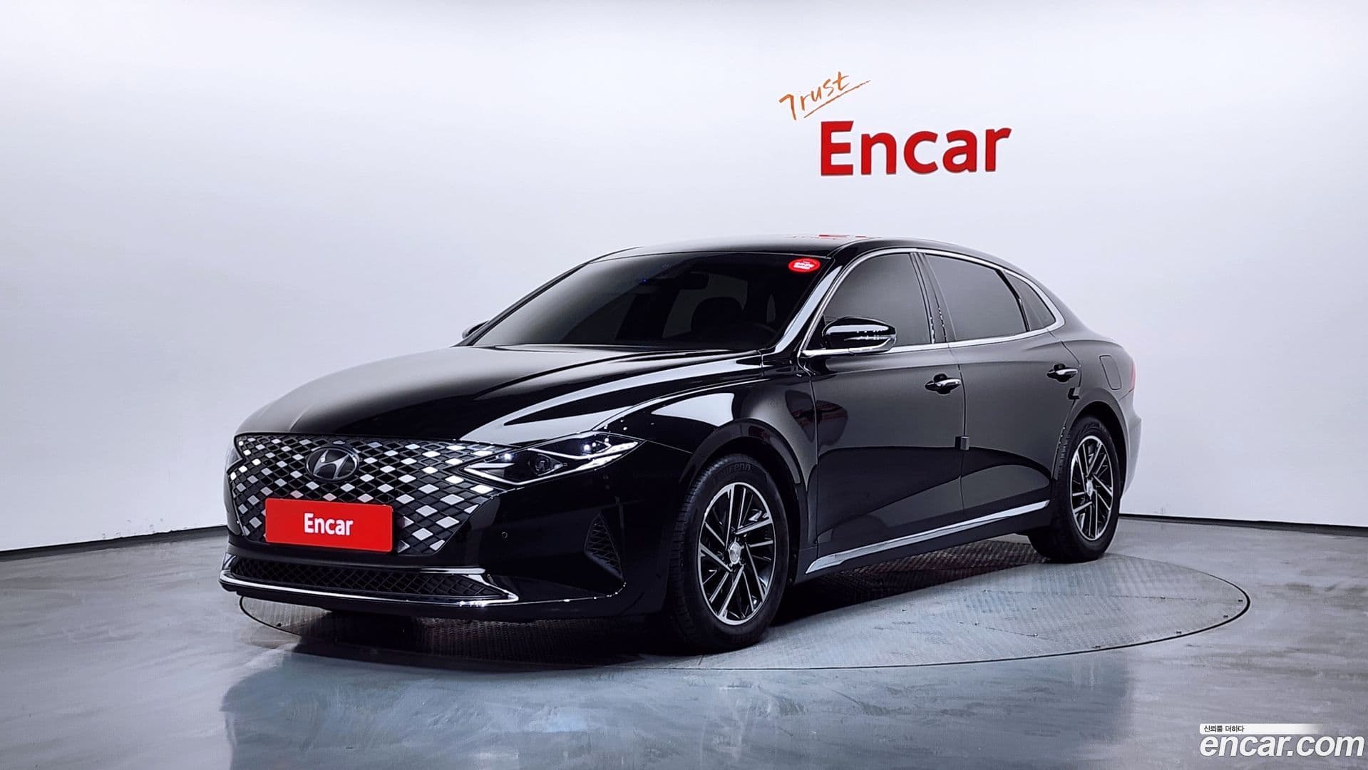 Main__Slider__Photo:Grandeur Hyundai 2021.6-0