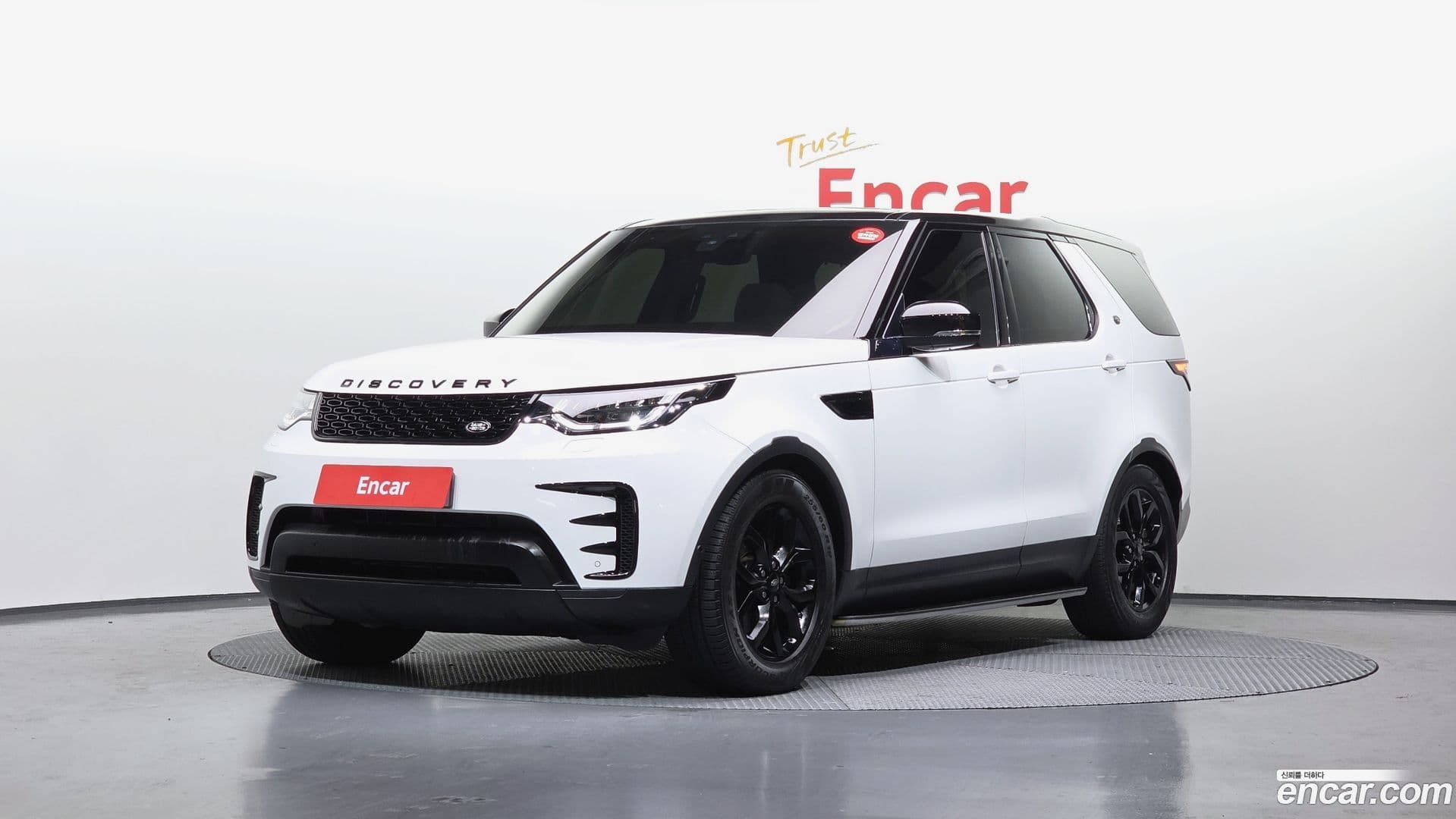 Main__Slider__Photo:Discovery Land Rover 2020.10-0
