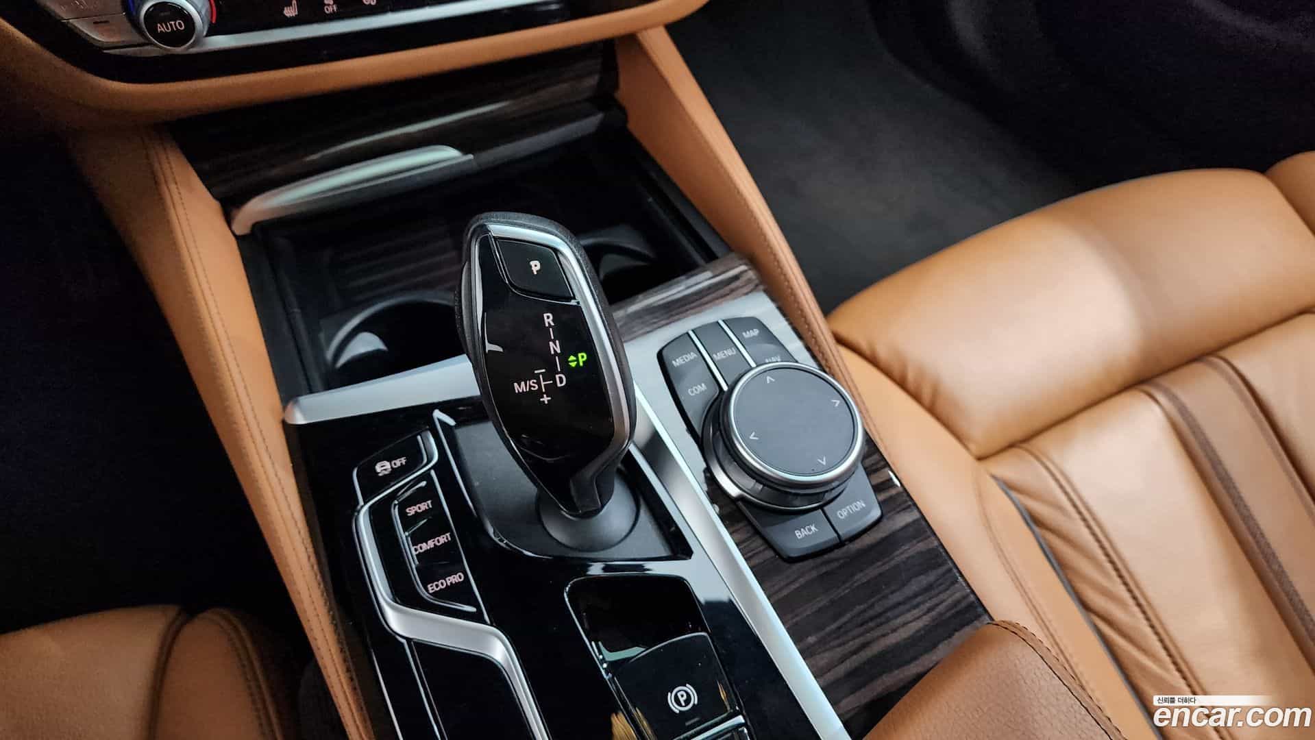 5-Series BMW 2022.0-INNER-009