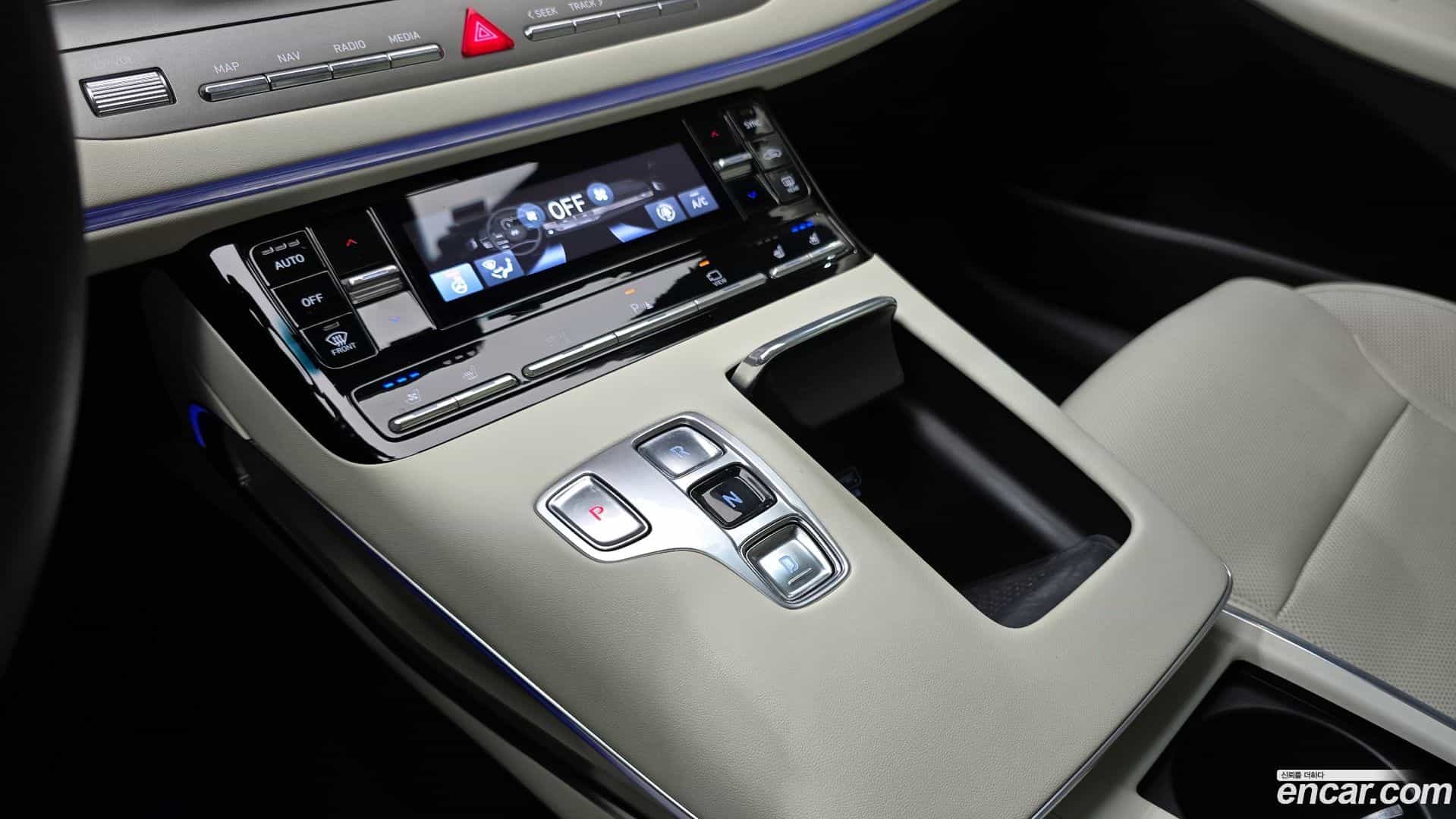 Grandeur Hyundai 2022.1-INNER-009
