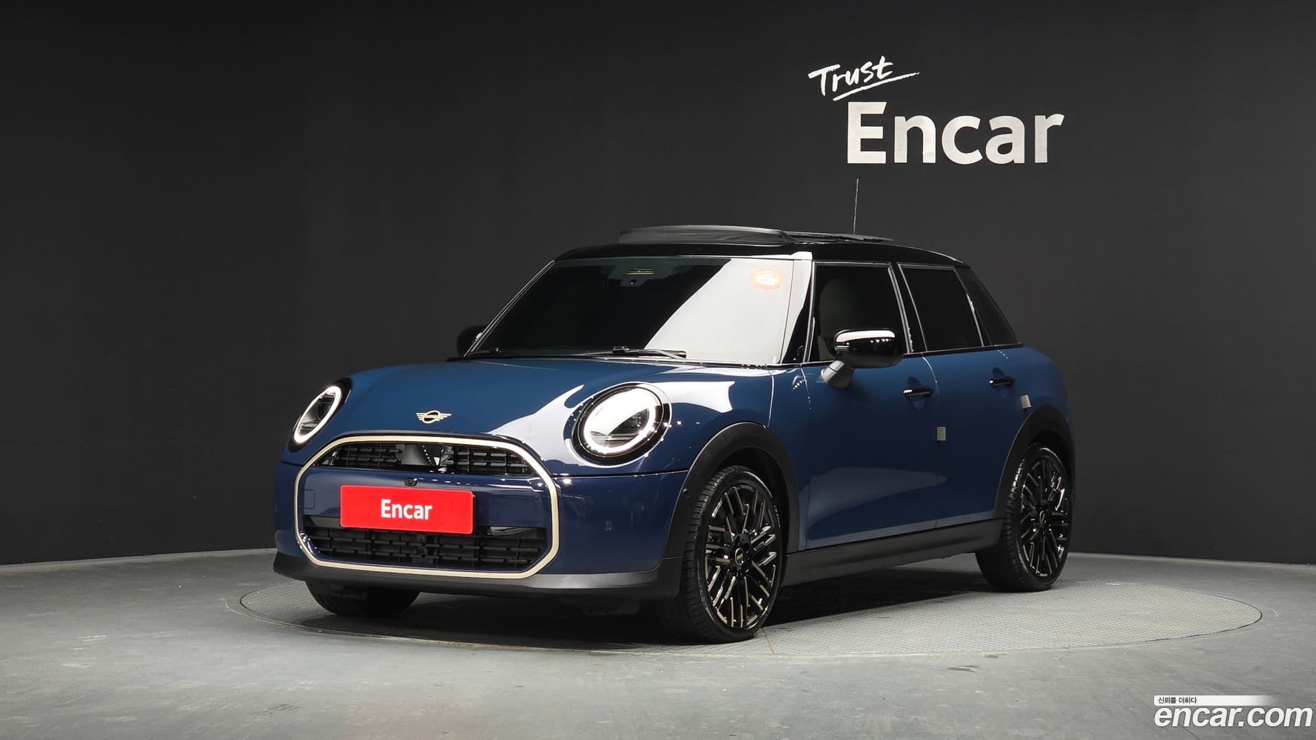 Main__Slider__Photo:Cooper Mini 2025.5-0