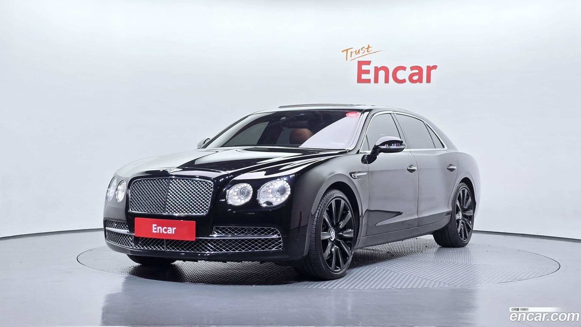 Main__Slider__Photo:Flying Spur Bentley 2016.2-0