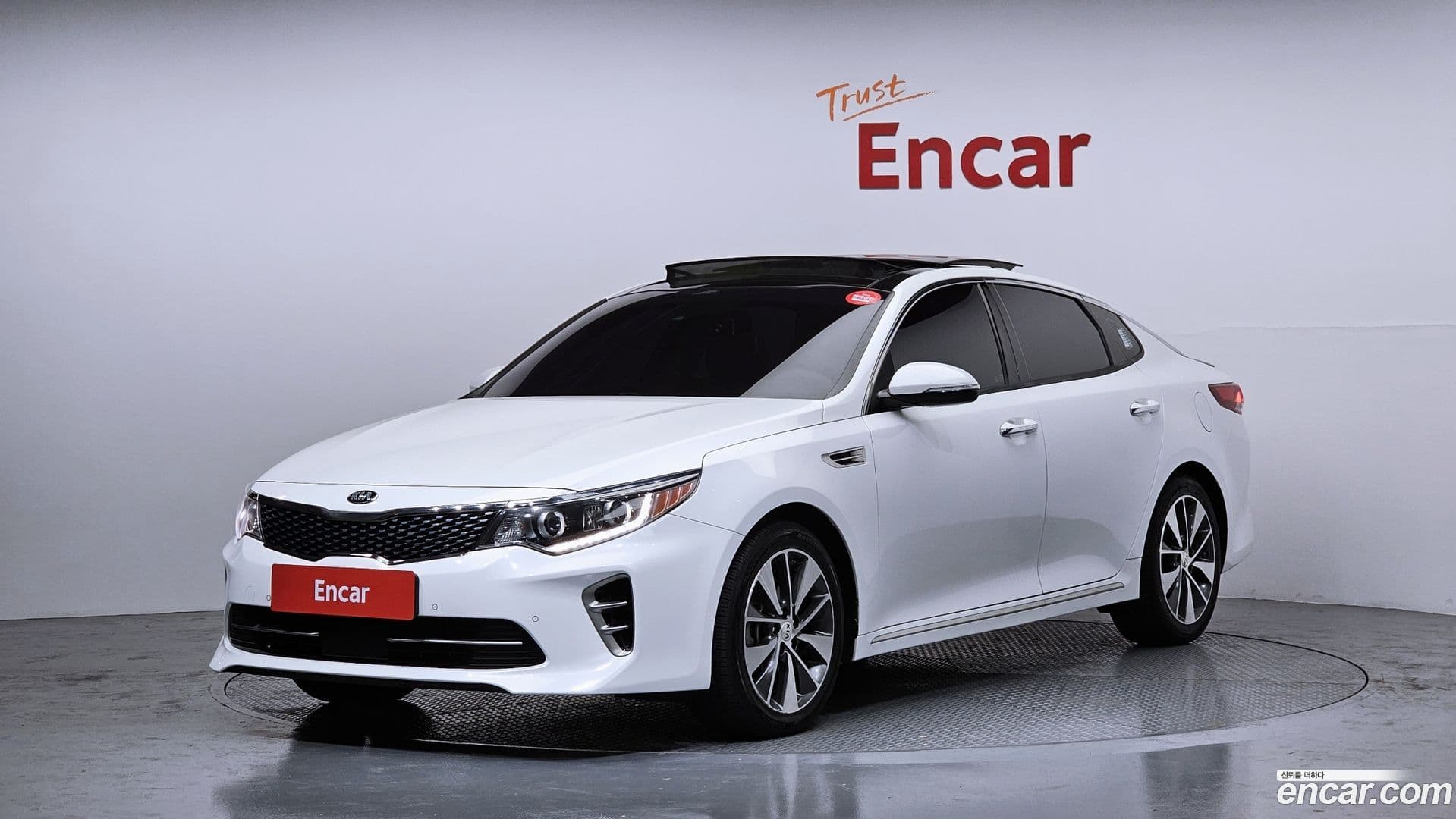 Main__Slider__Photo:K5 Kia 2015.7-0