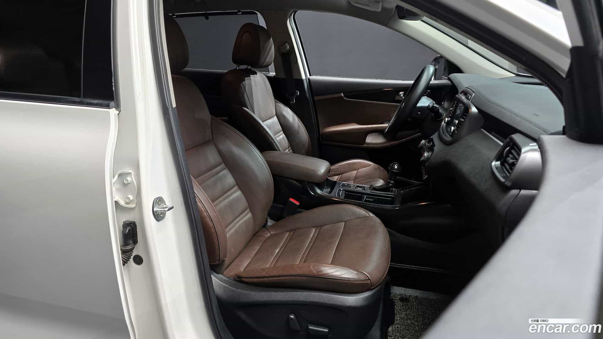 Sorento Kia 2015.4-INNER-010