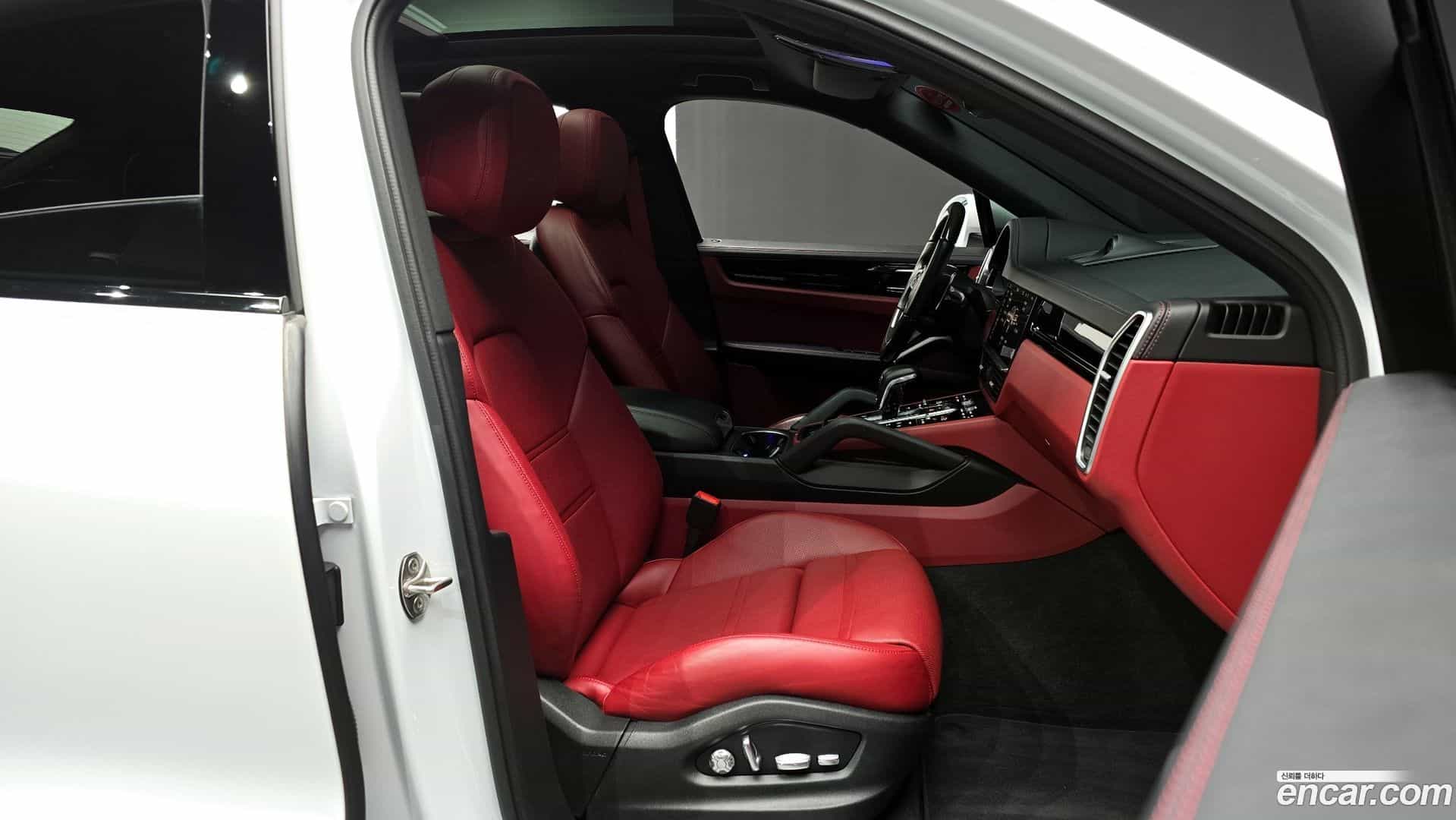 Cayenne Porsche 2021.2-INNER-010