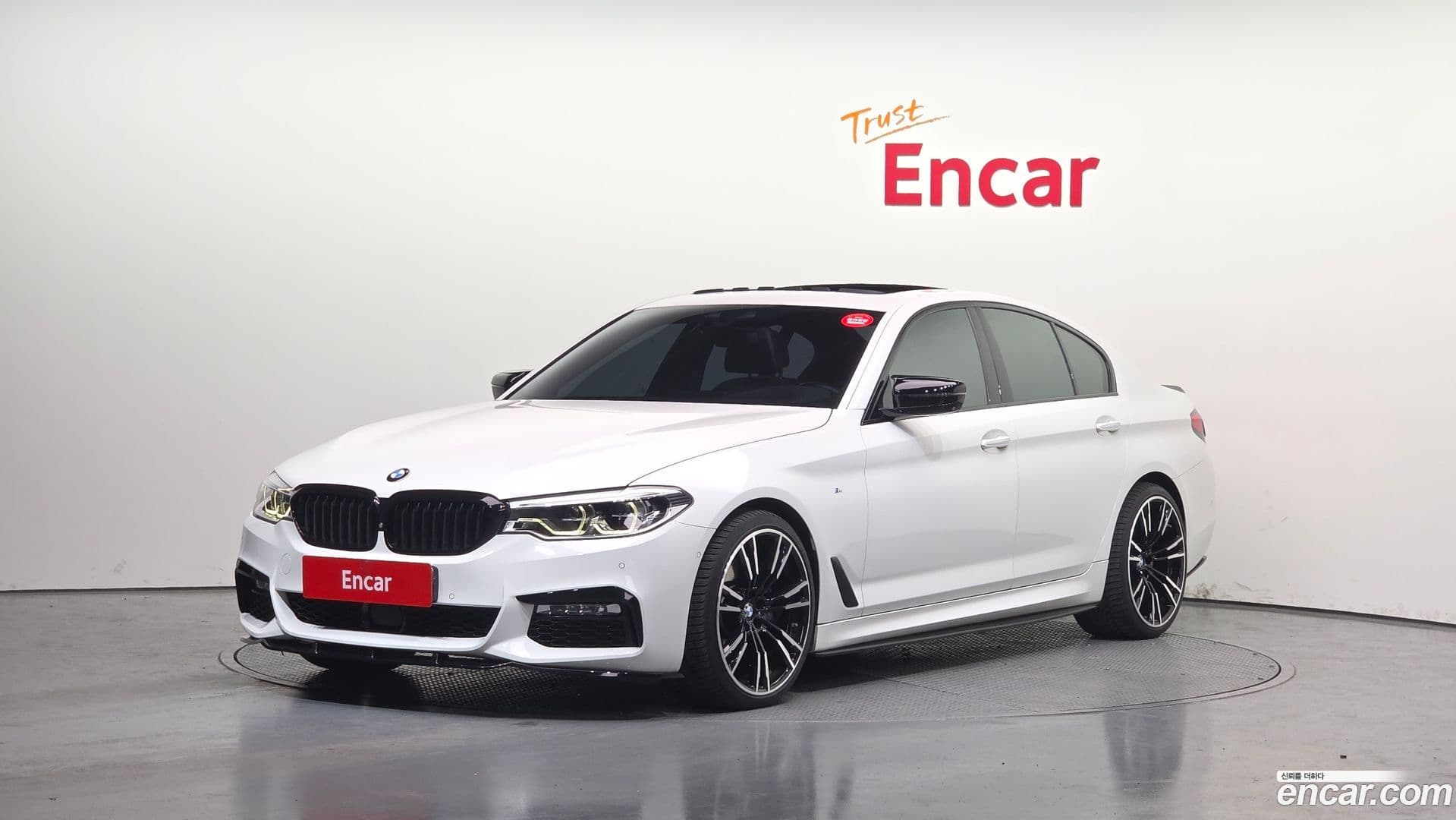 Main__Slider__Photo:5-Series BMW 2017.8-0