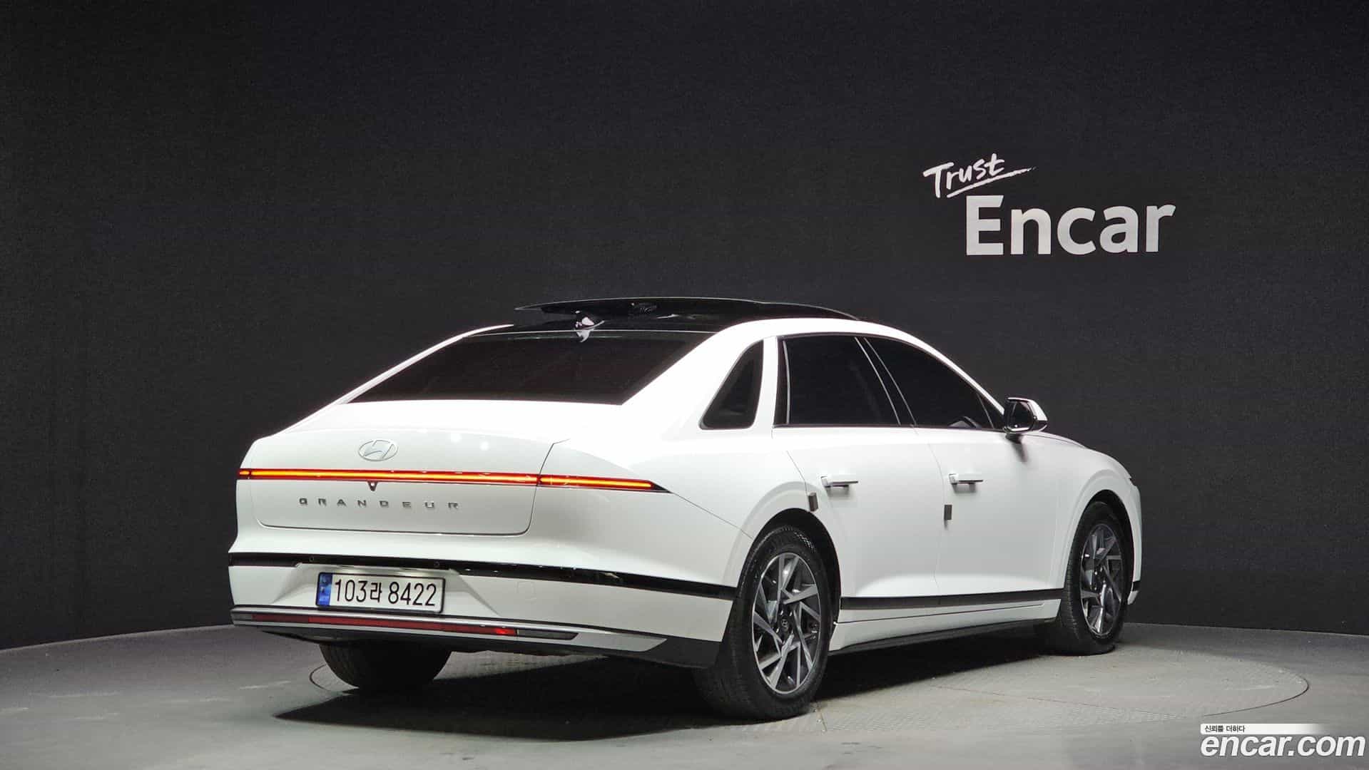 Grandeur Hyundai 2023.0-OUTER-002