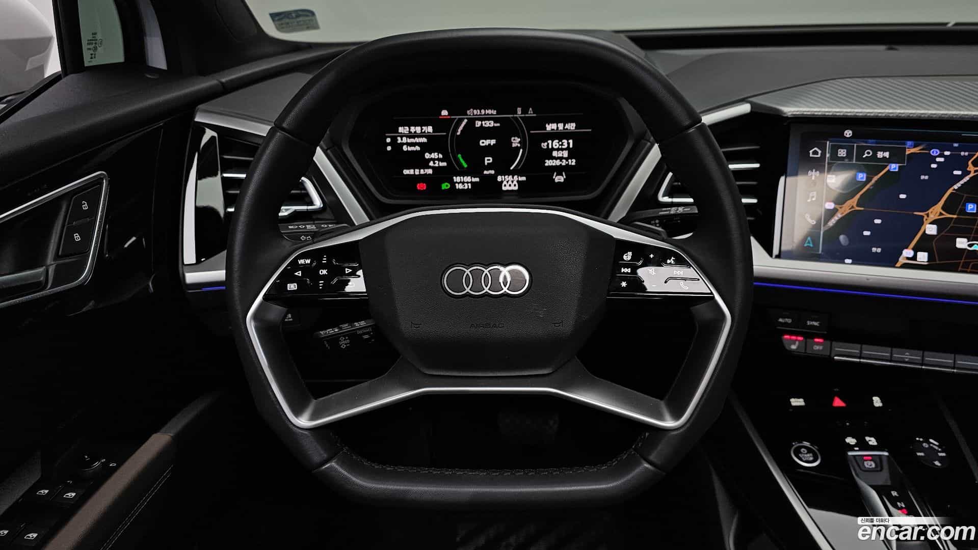 Q4 e-tron Audi 2023.8-OPTION-017
