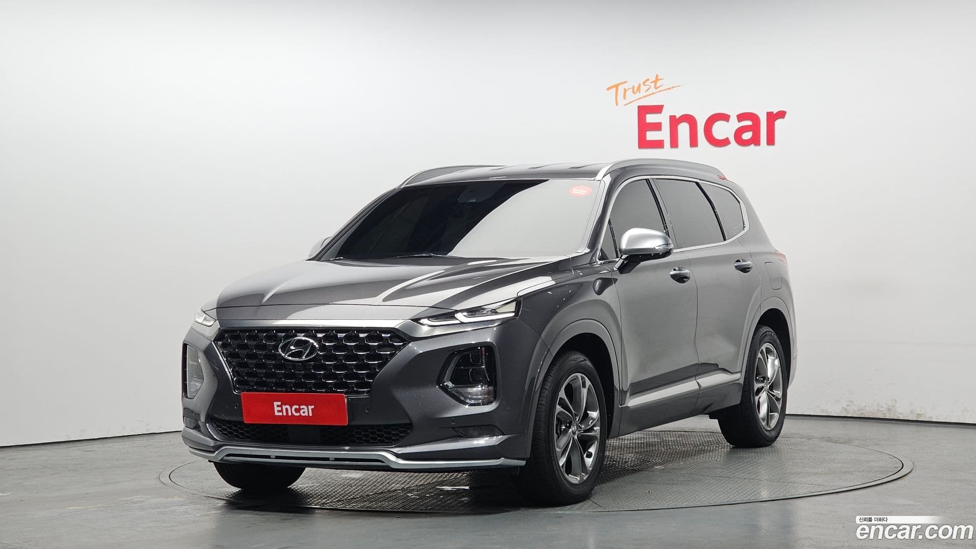 Main__Slider__Photo:Santafe Hyundai 2019.3-0