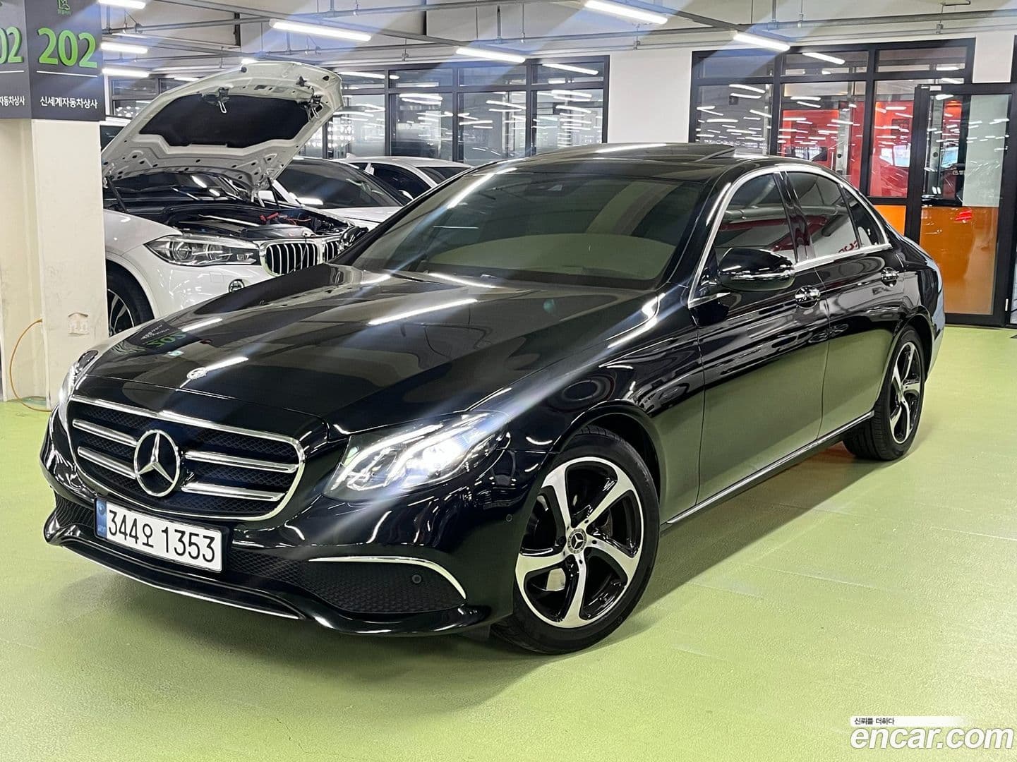 Main__Slider__Photo:E-Class Mercedes-Benz 2020.1-0