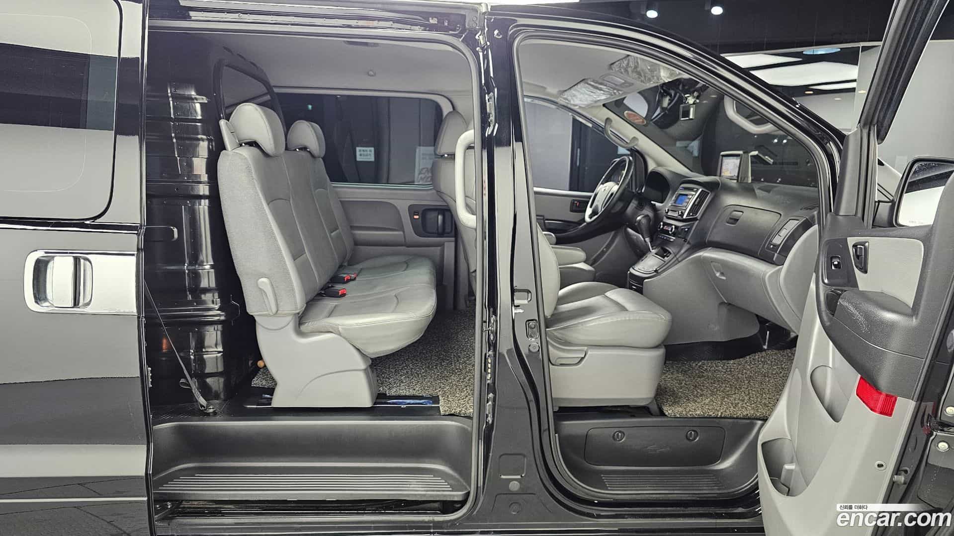 Starex Hyundai 2021.0-OPTION-016