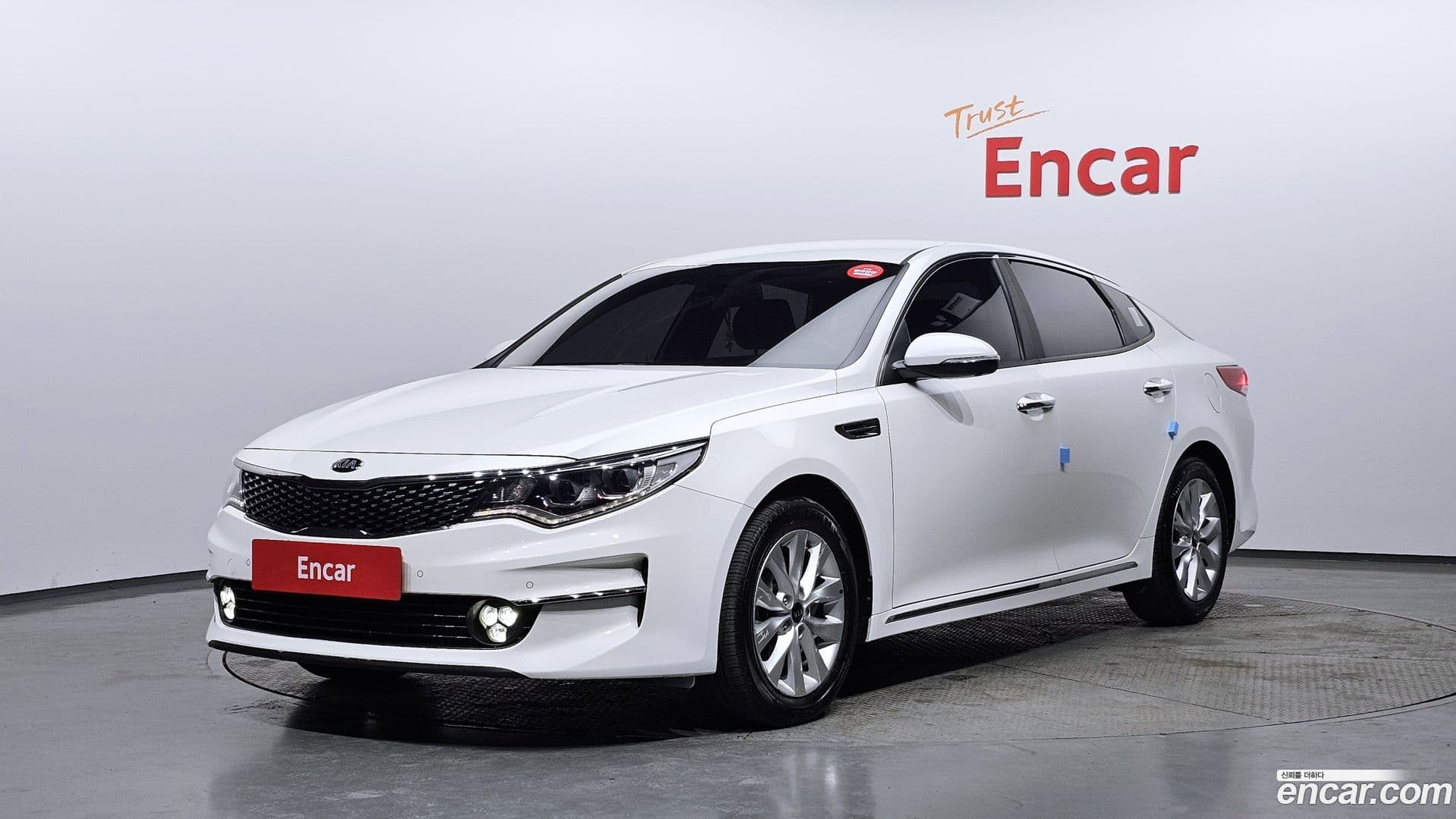 Main__Slider__Photo:K5 Kia 2016.9-0