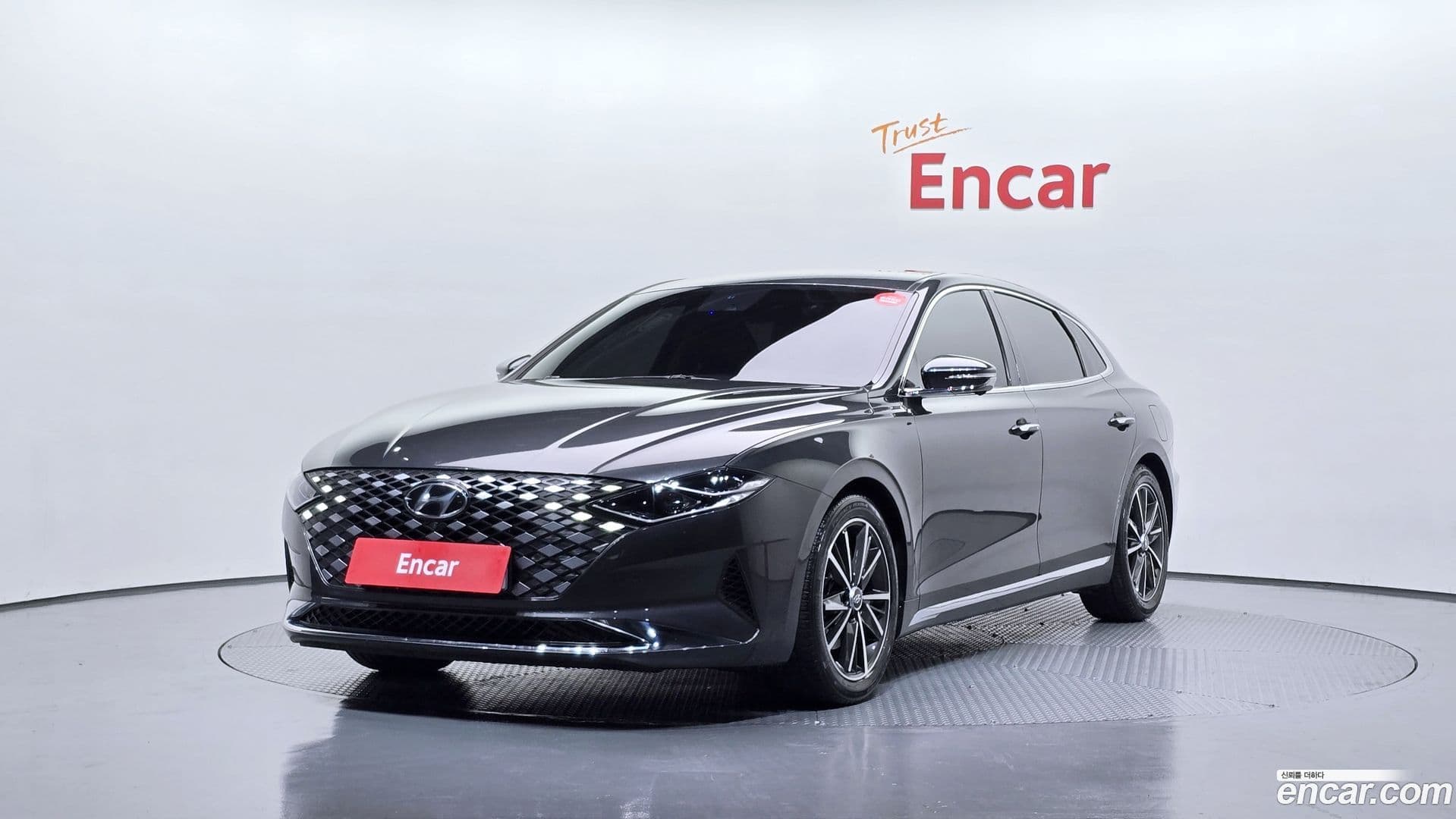 Main__Slider__Photo:Grandeur Hyundai 2020.6-0