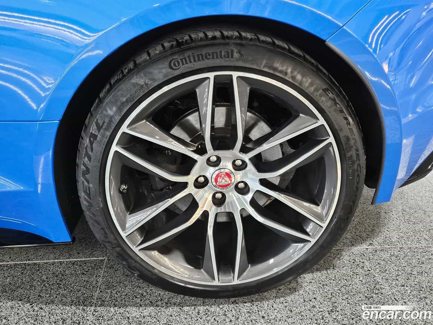 F-TYPE Jaguar 2019.1-OUTER-005