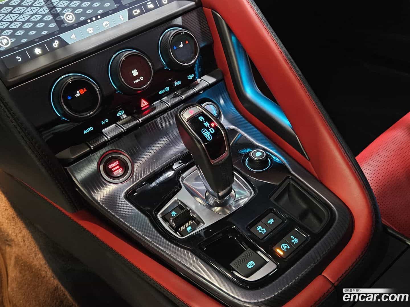 F-TYPE Jaguar 2019.1-INNER-009