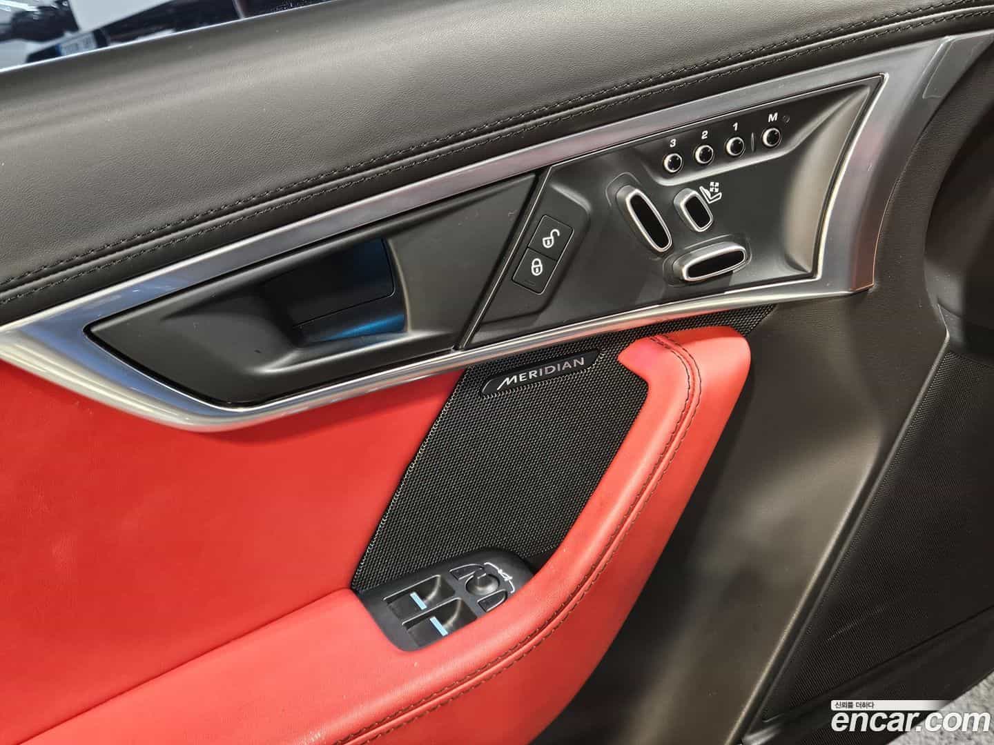 F-TYPE Jaguar 2019.1-OPTION-016