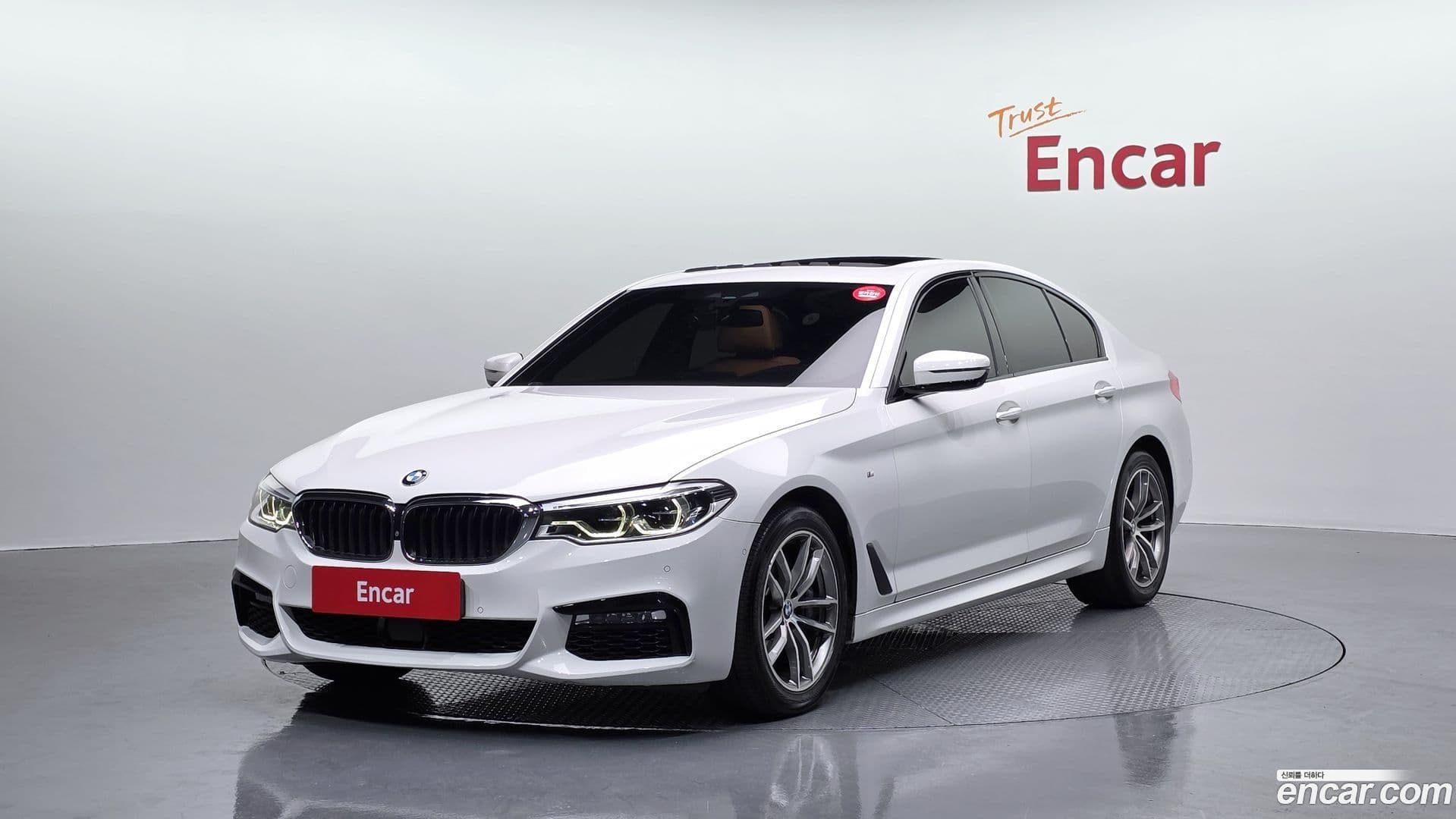 Main__Slider__Photo:5-Series BMW 2017.5-0