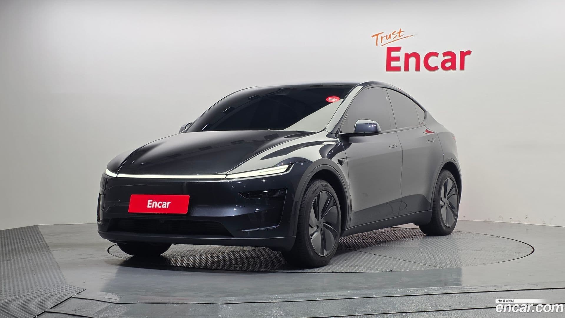 Main__Slider__Photo:Model Y Tesla 2025.6-0