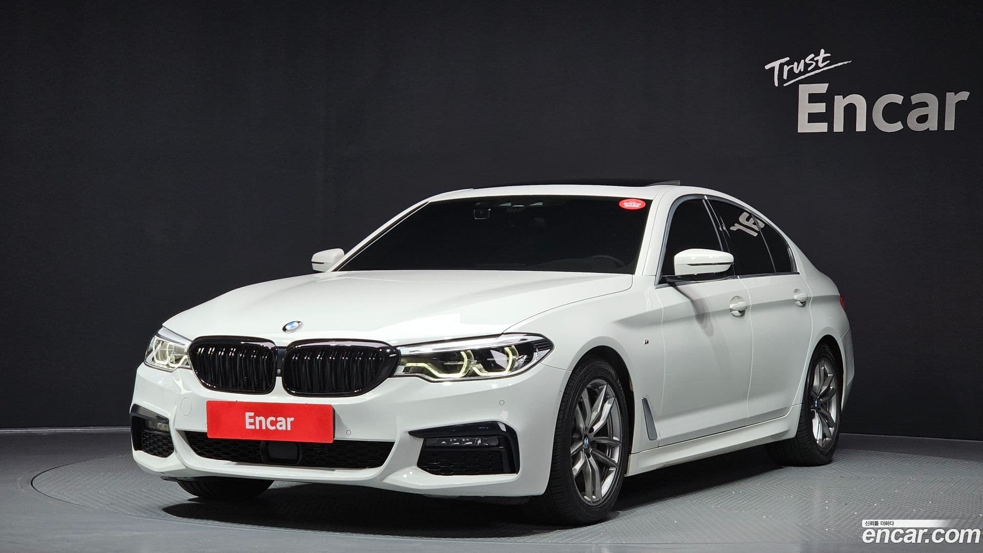 Main__Slider__Photo:5-Series BMW 2019.9-0