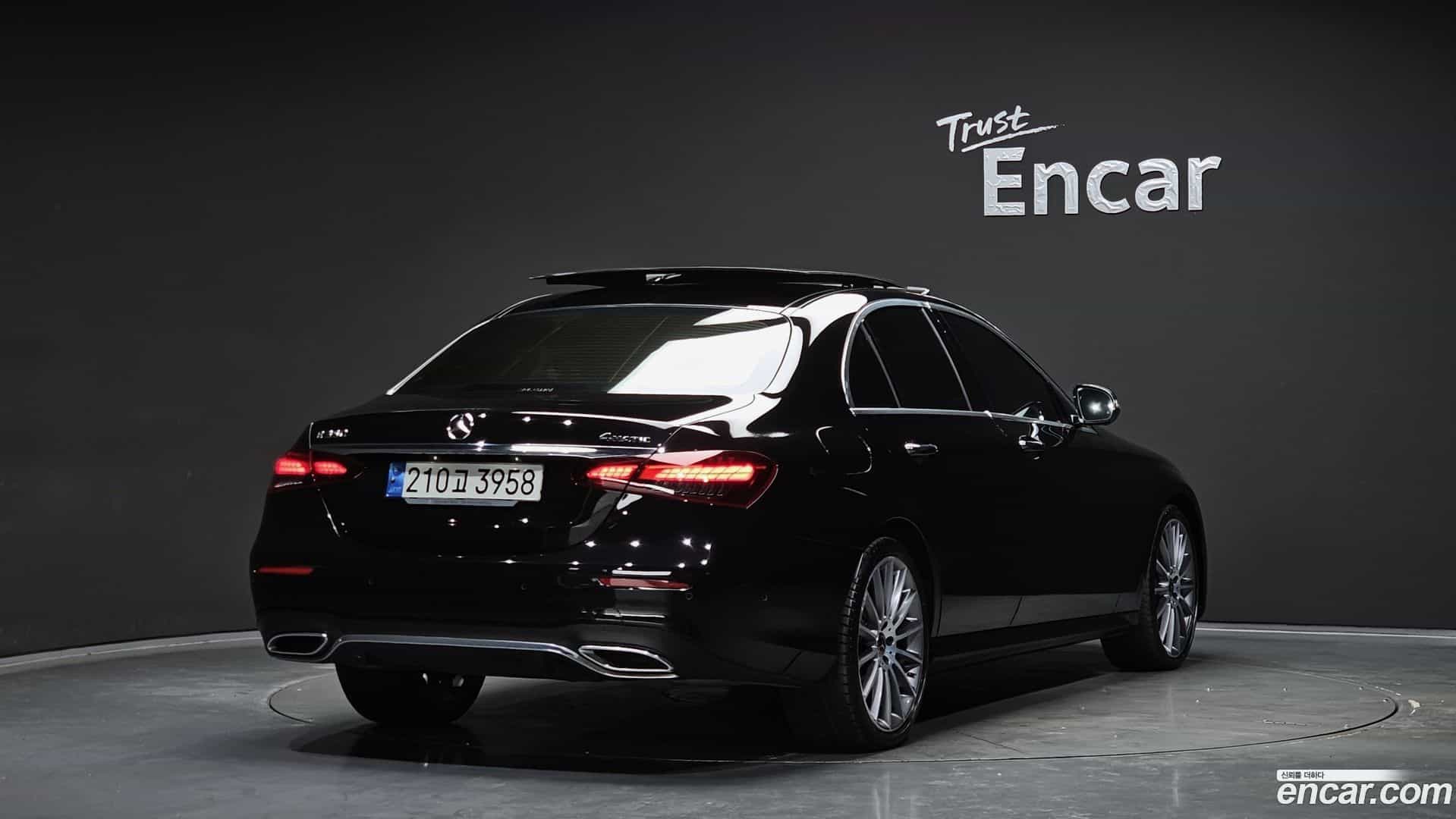 E-Class Mercedes-Benz 2022.4-OUTER-002