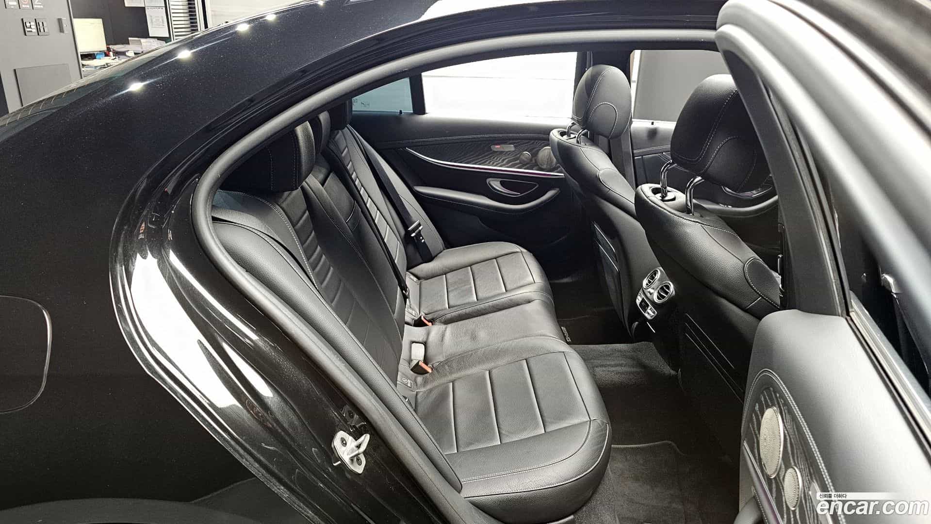 E-Class Mercedes-Benz 2022.4-OPTION-015