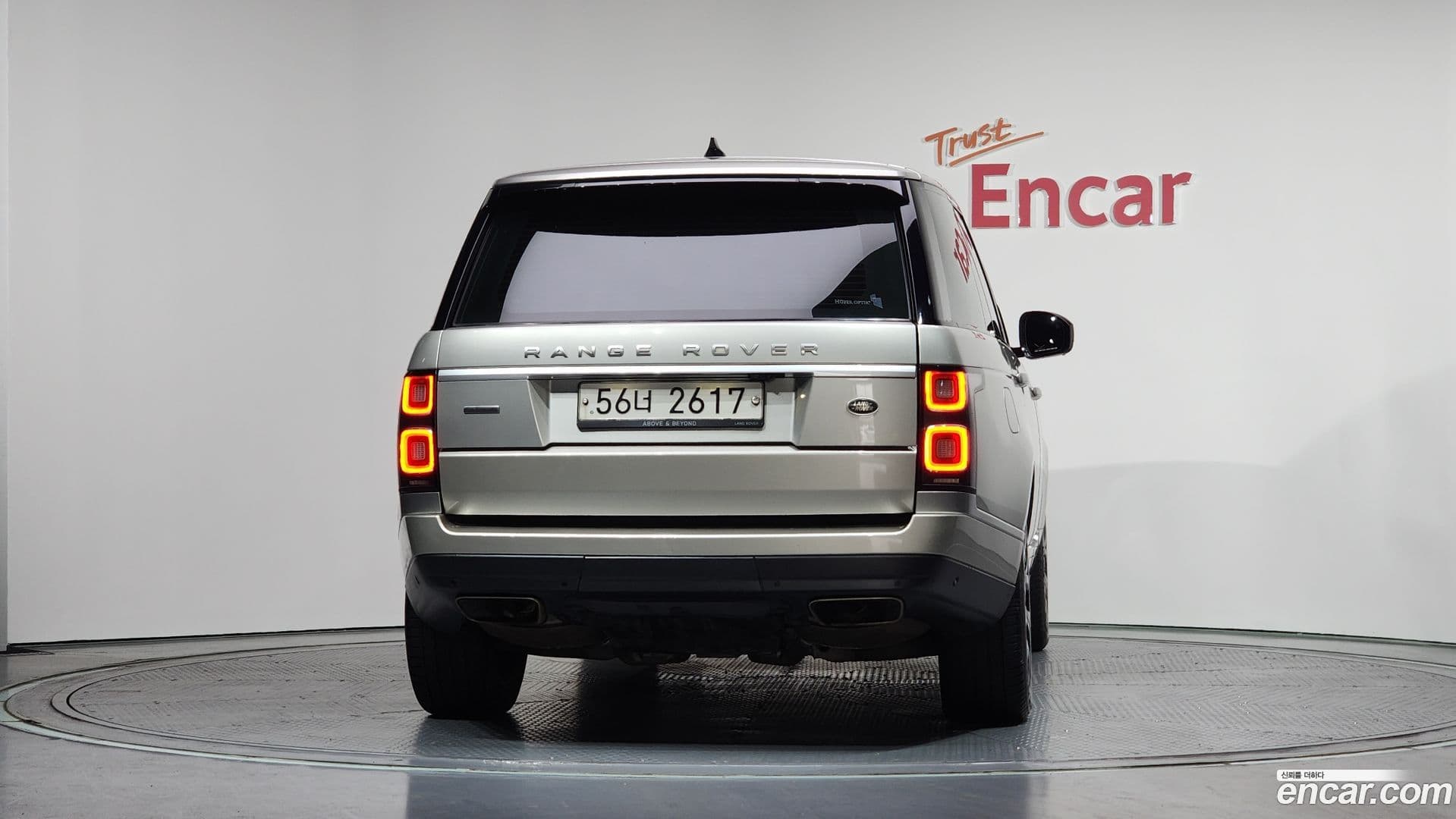 Main__Slider__Photo:Range Rover Land Rover 2018.9-3