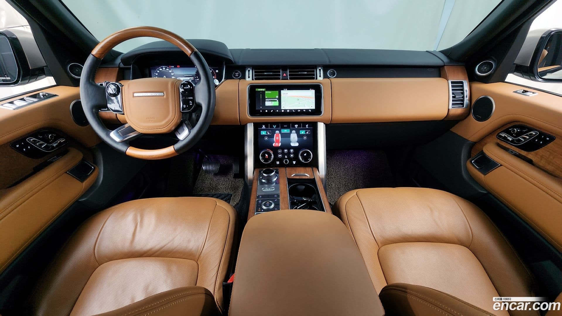 Main__Slider__Photo:Range Rover Land Rover 2018.9-6