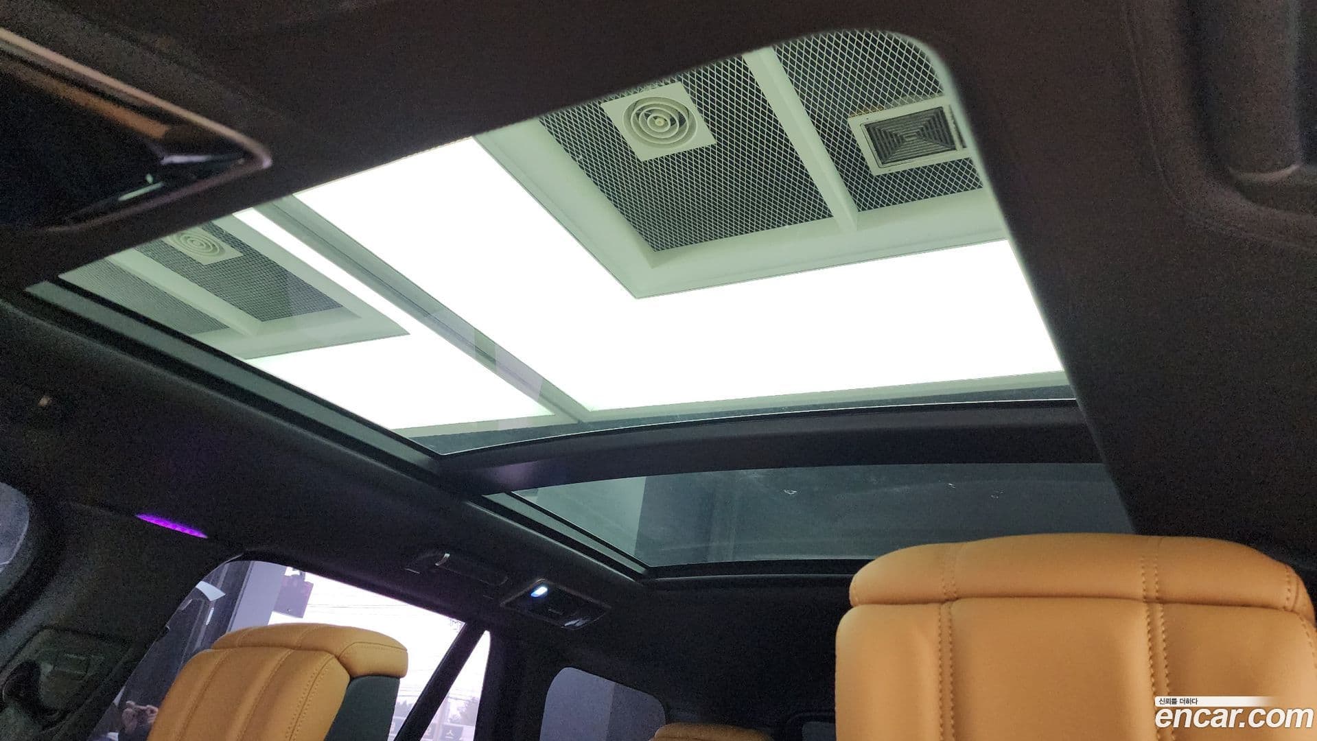 Main__Slider__Photo:Range Rover Land Rover 2018.9-16