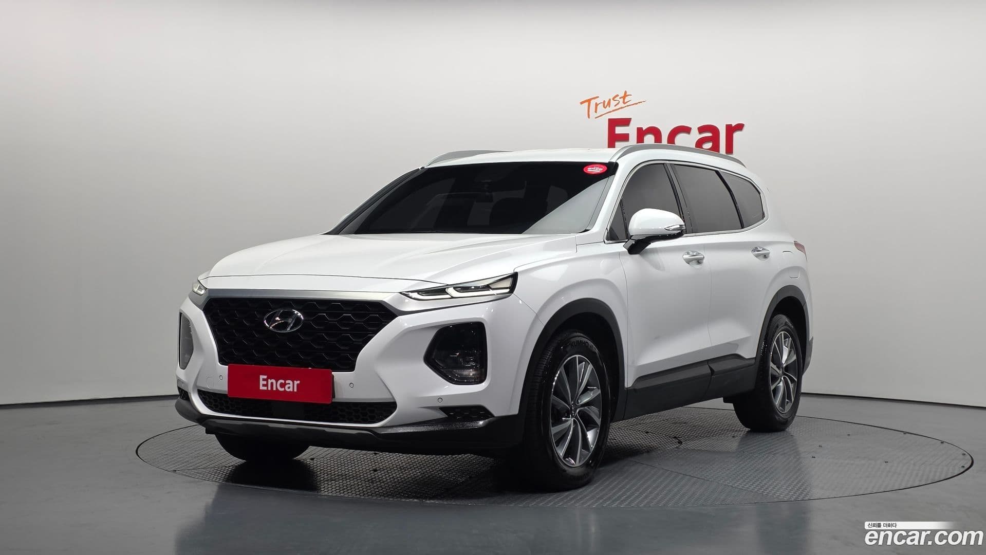 Main__Slider__Photo:Santafe Hyundai 2018.6-0