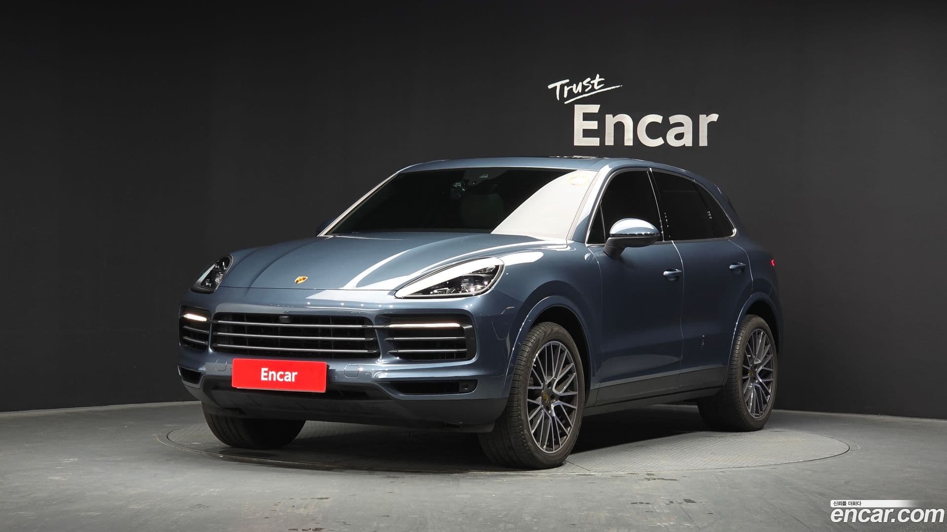 Main__Slider__Photo:Cayenne Porsche 2019.2-0