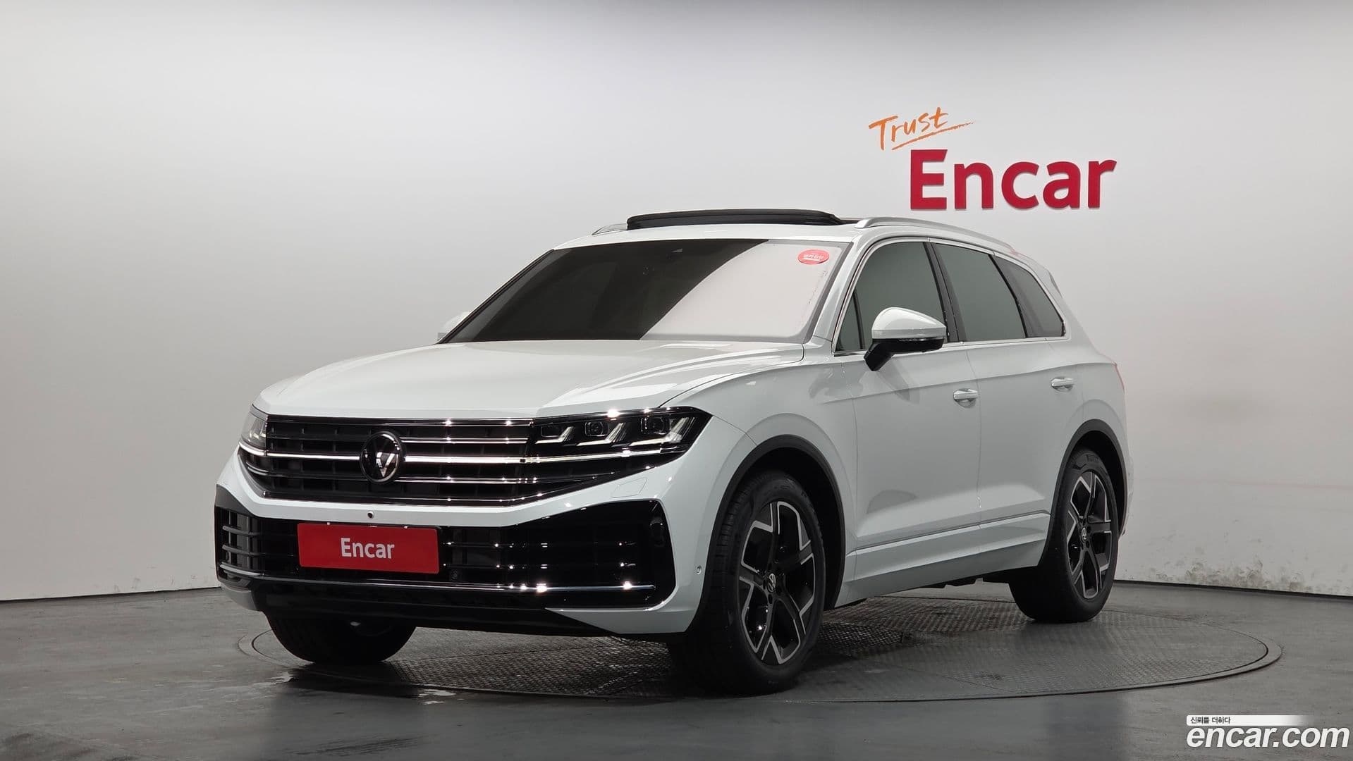 Main__Slider__Photo:Touareg Volkswagen 2025.11-0