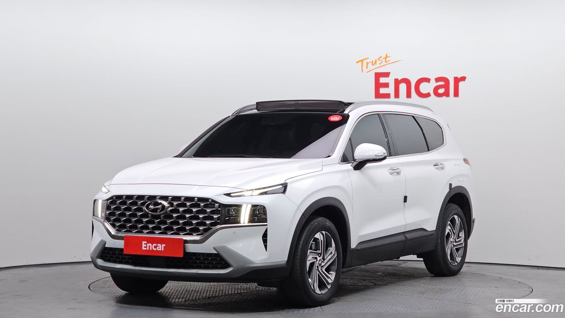Main__Slider__Photo:Santafe Hyundai 2023.0-0