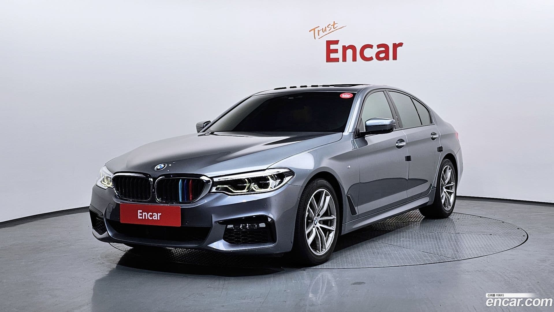 Main__Slider__Photo:5-Series BMW 2017.8-0