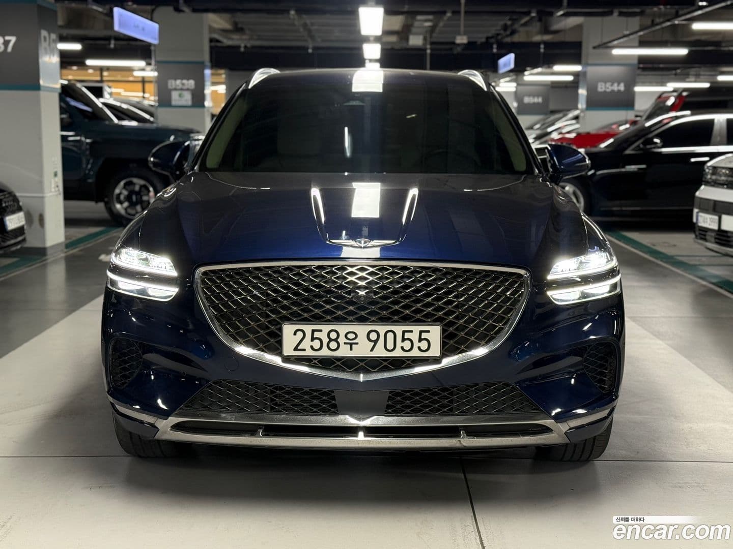 Main__Slider__Photo:GV70 Genesis 2021.6-0