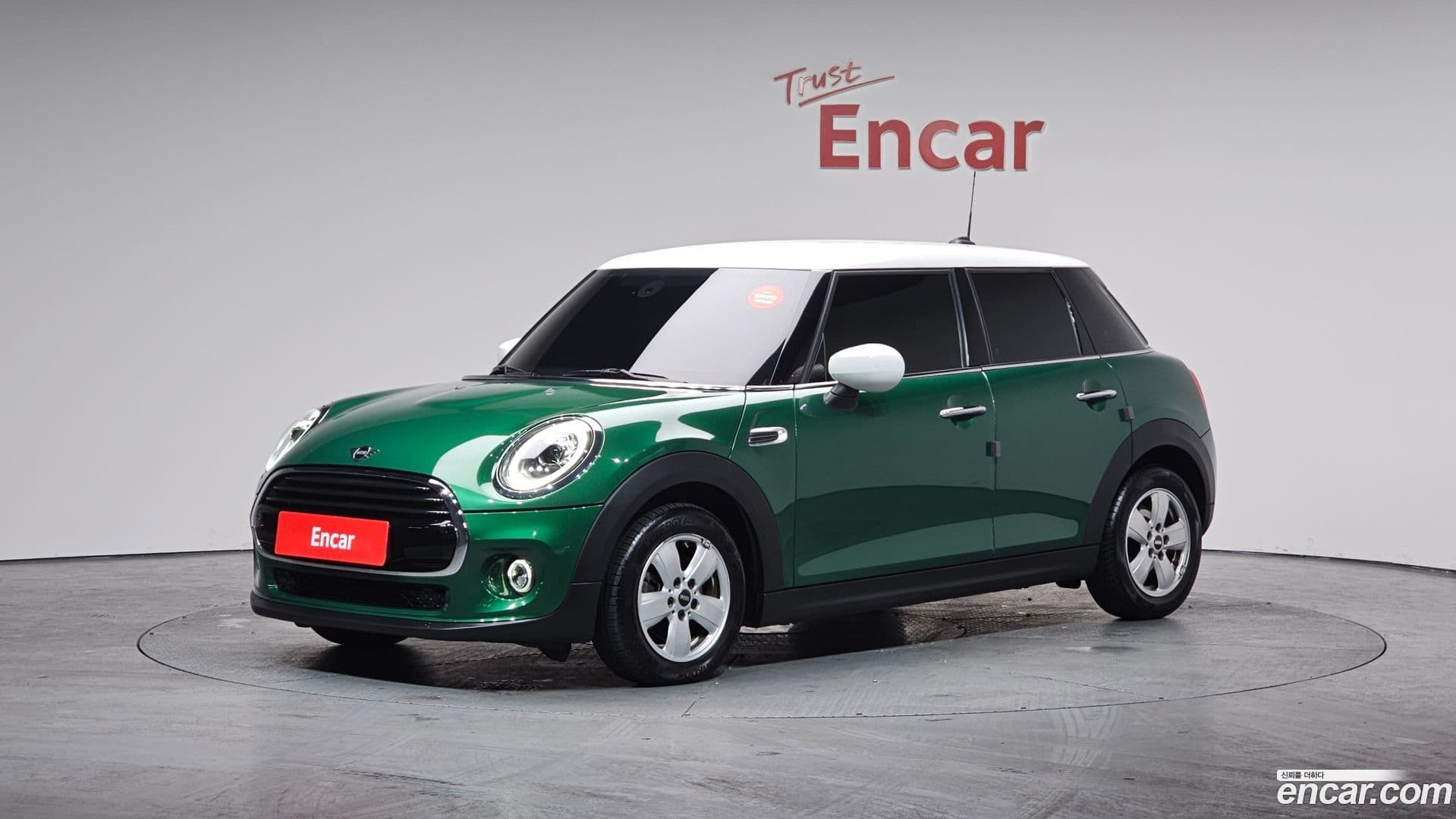 Main__Slider__Photo:Cooper Mini 2021.0-0