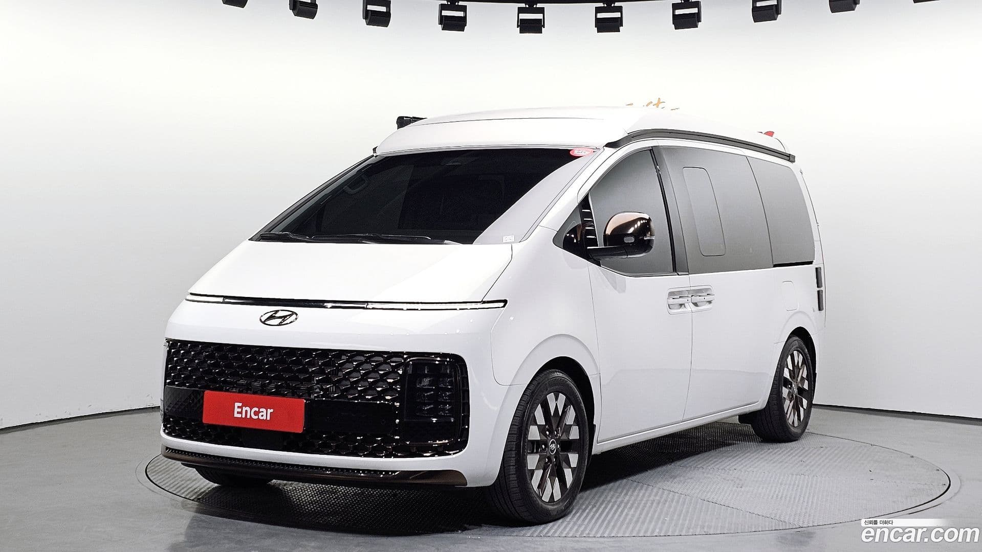 Main__Slider__Photo:Staria Hyundai 2023.0-0