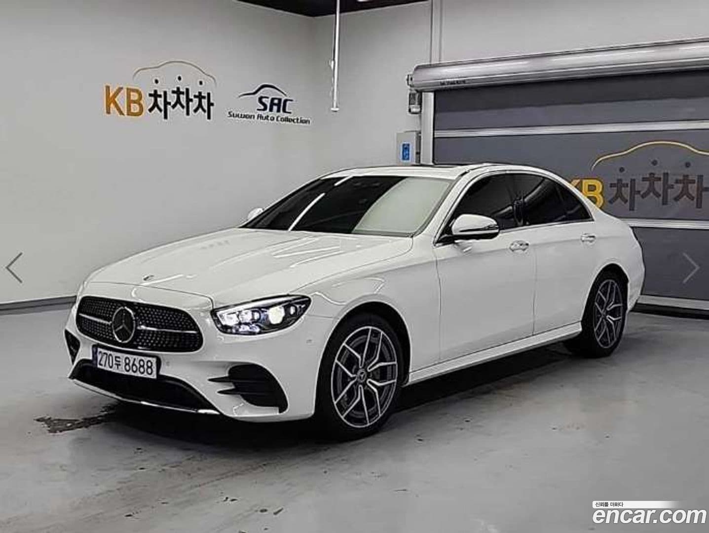 Main__Slider__Photo:E-Class Mercedes-Benz 2023.8-0