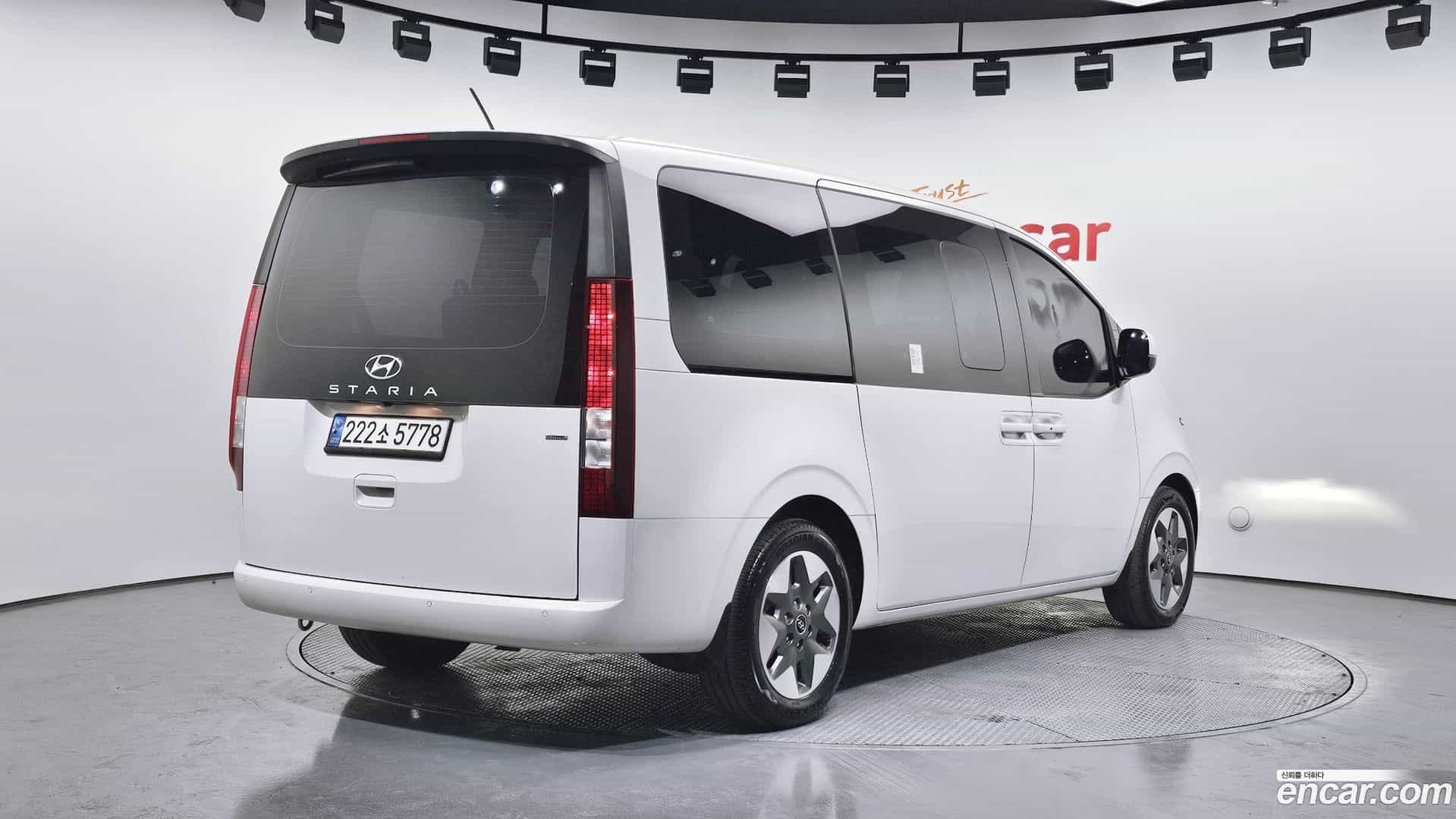 Staria Hyundai 2023.1-OUTER-002